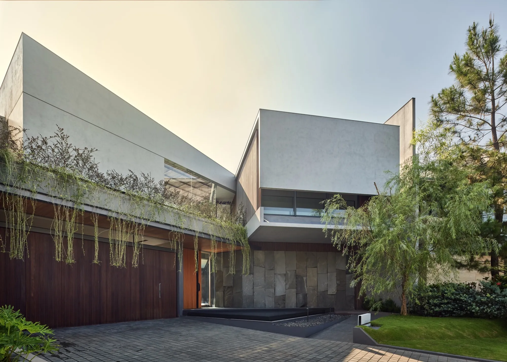 Atarashii House by Rakta Studio: A Sanctuary of Modern Tropical Living in Padalarang