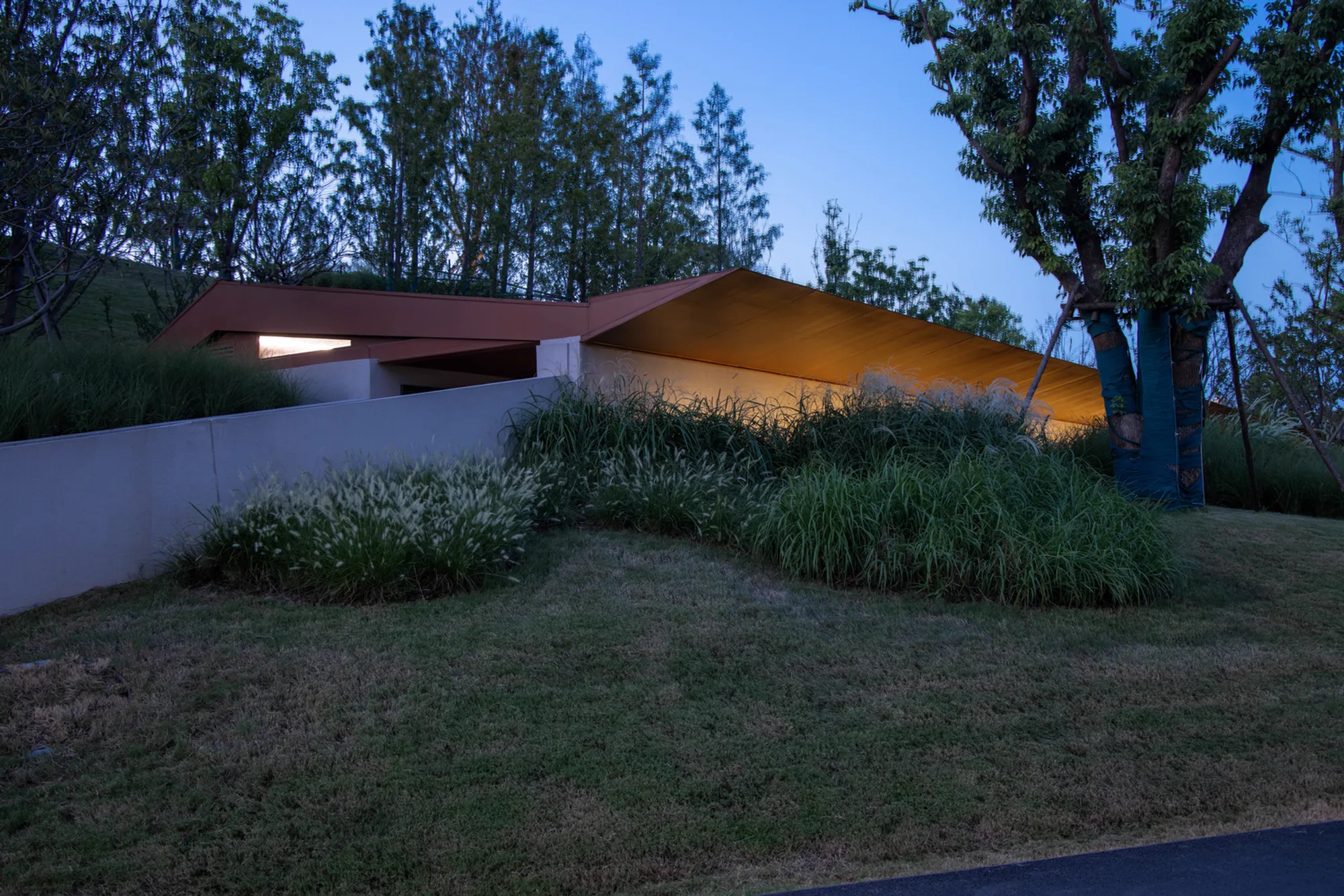 Second Restroom on Wuhan Luke Island by Atelier Palimpsest