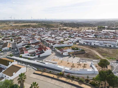 About the Fences – Clara Campoamor Square in San Silvestre de Guzmán by estudio veintidós