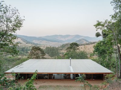 Modular Houses in Piracaia by Arquipélago Arquitetos: A Sustainable Rammed Earth and Timber Living System