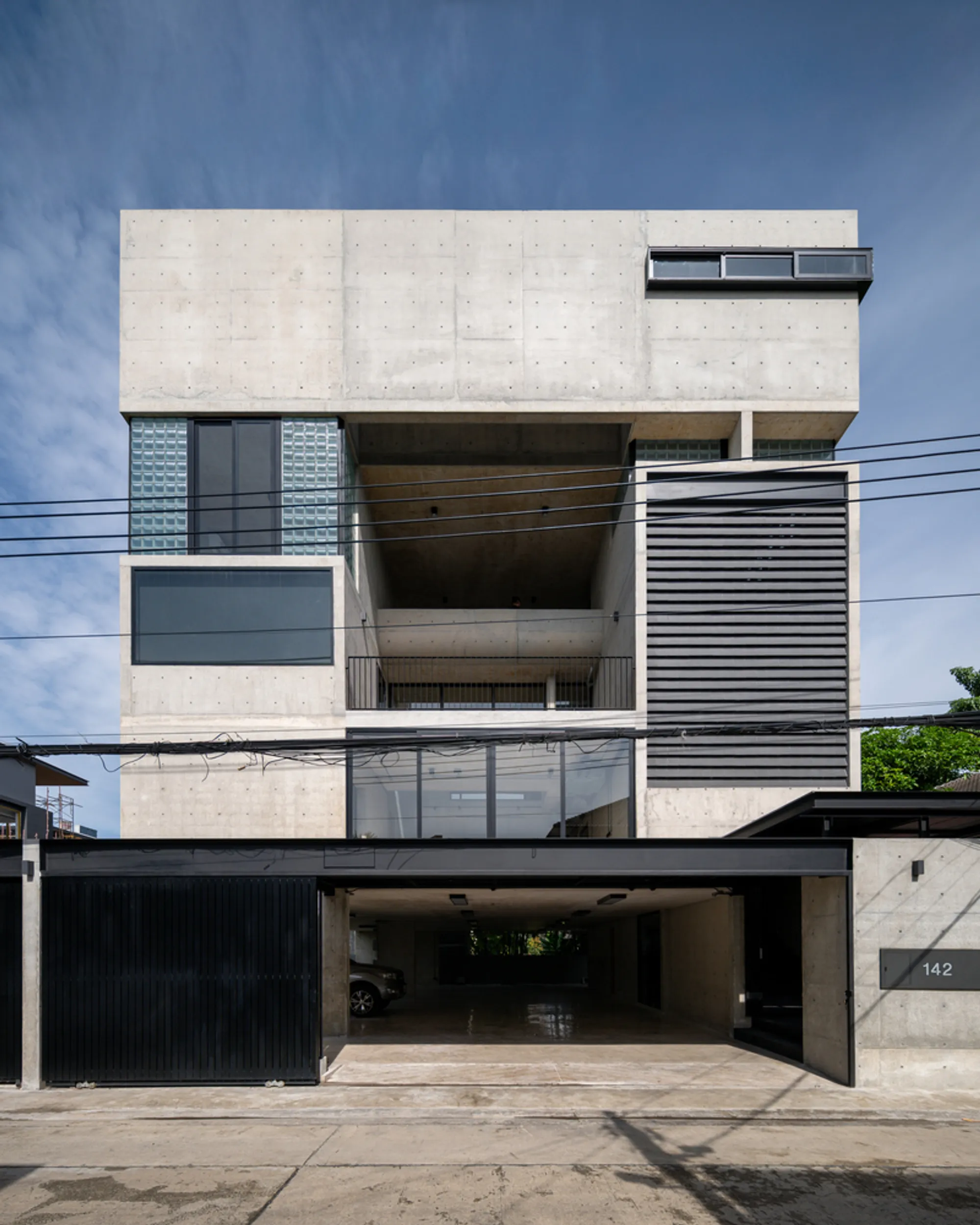 P Home by Studio Krubka: Innovative Mixed-Use Architecture in Bangkok