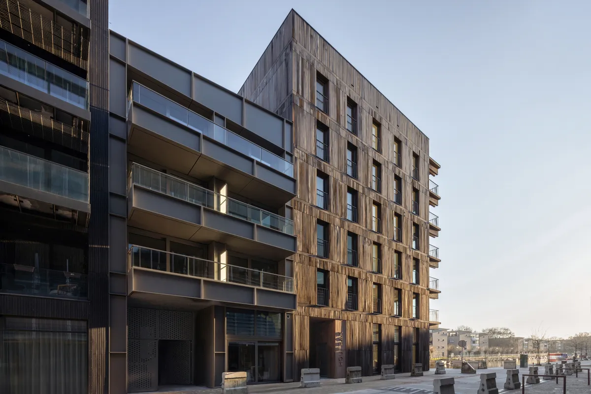 Houtrak Apartments: Sustainable Prefabricated Living on Oostenburg Island, Amsterdam