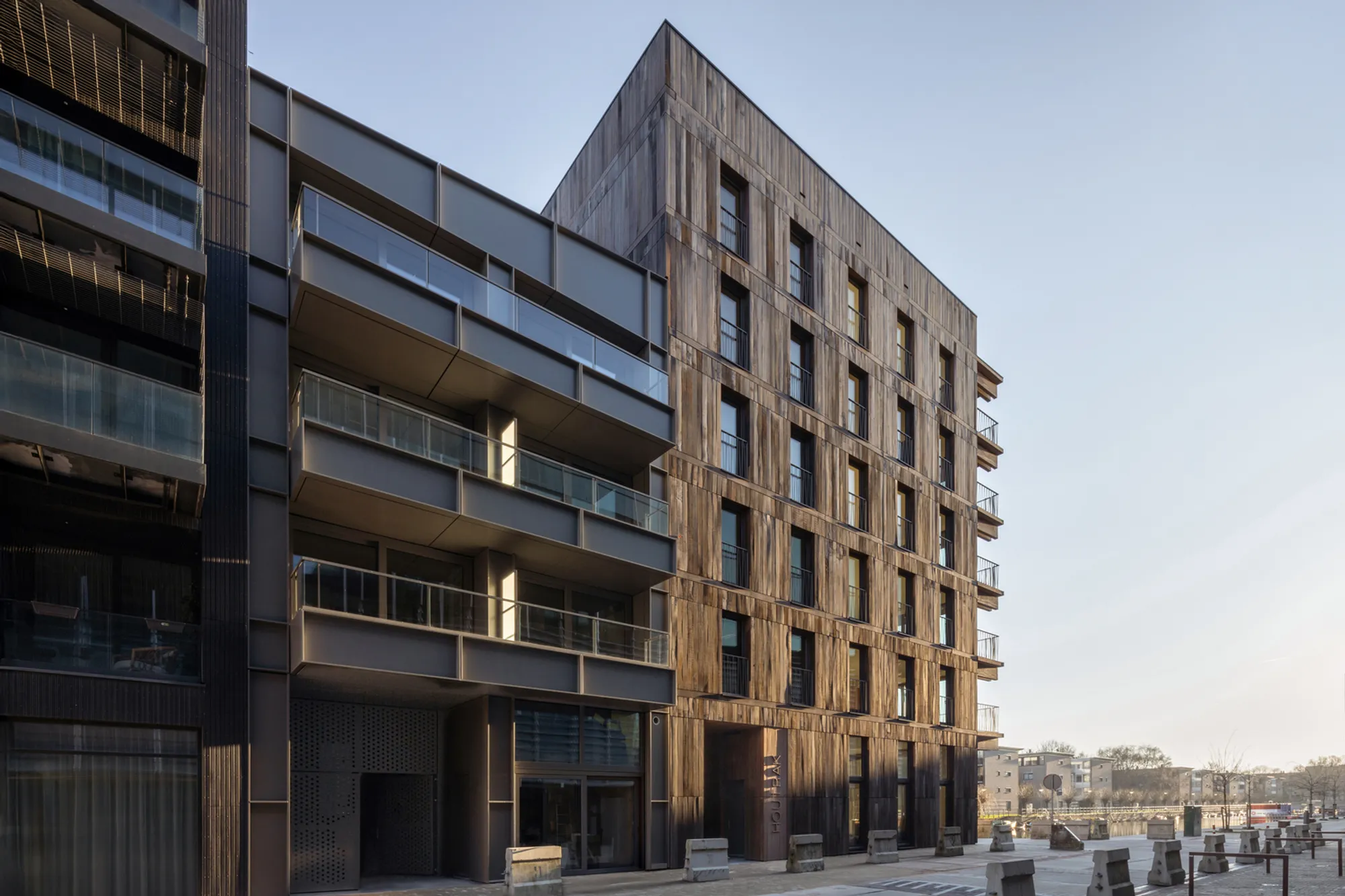 Houtrak Apartments: Sustainable Prefabricated Living on Oostenburg Island, Amsterdam