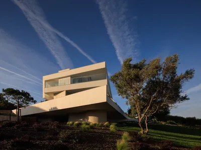 Ria House by Mário Martins Atelier: A Minimalist Coastal Retreat Framing the Alvor Estuary