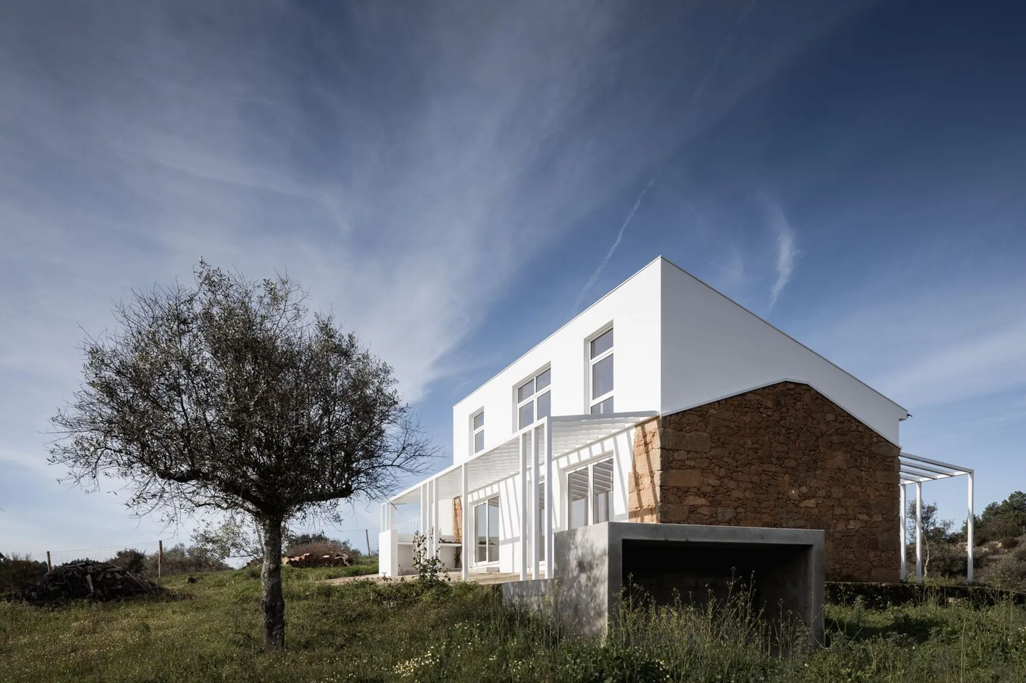 Orca House by dbA. arquitectura – A Contemporary Reinvention of Vernacular Heritage in Portugal