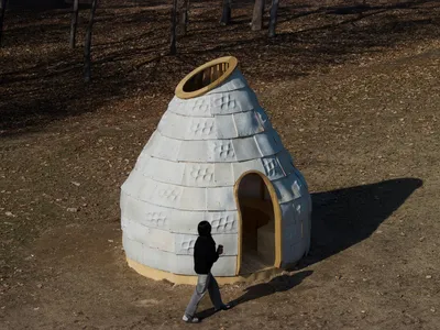 Mycelial Hut: Pioneering Sustainable Architecture with Fungal Materials