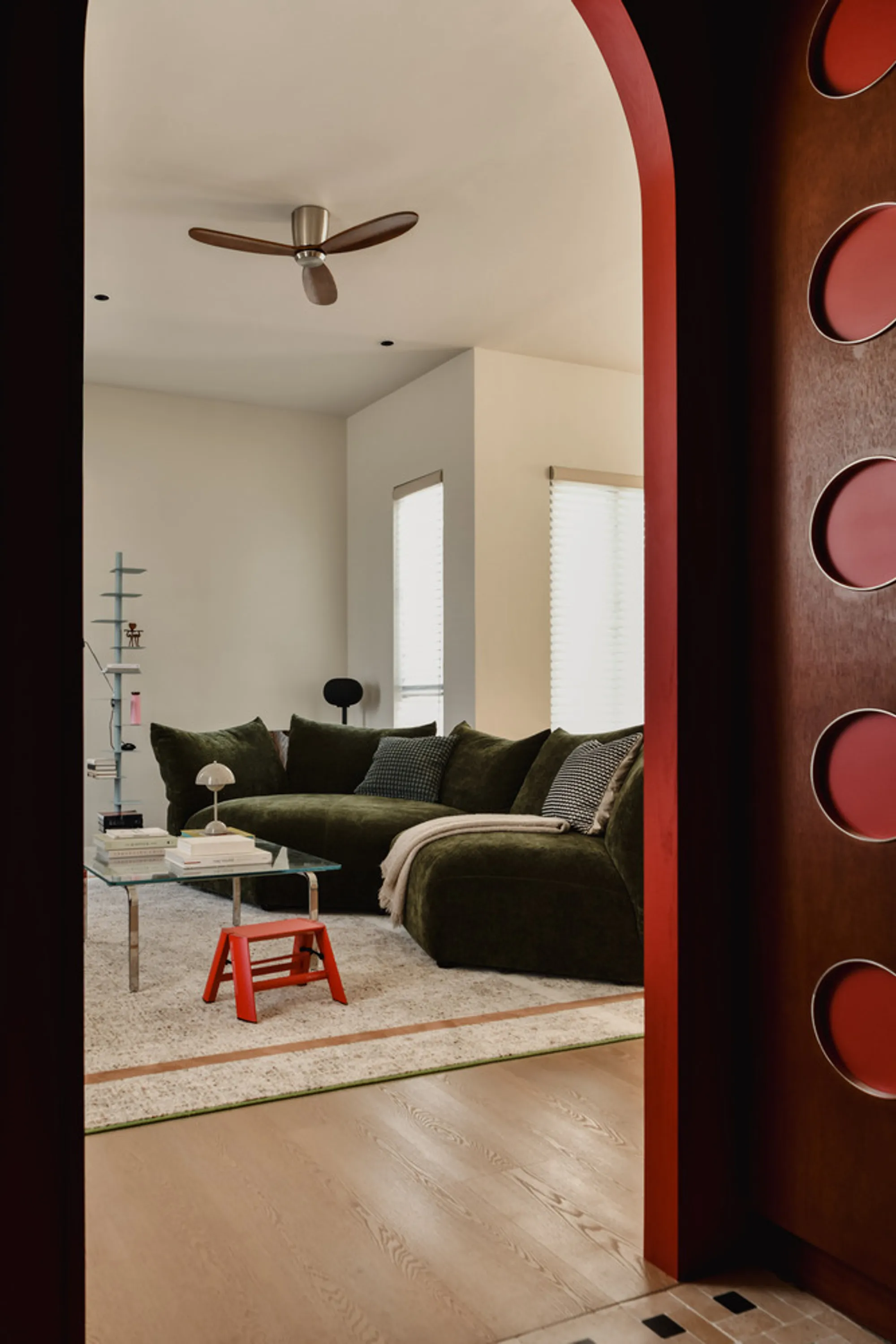 16 Crimson Unfold Apartment: A Mid-Century Modern Home Reimagined for Contemporary Living