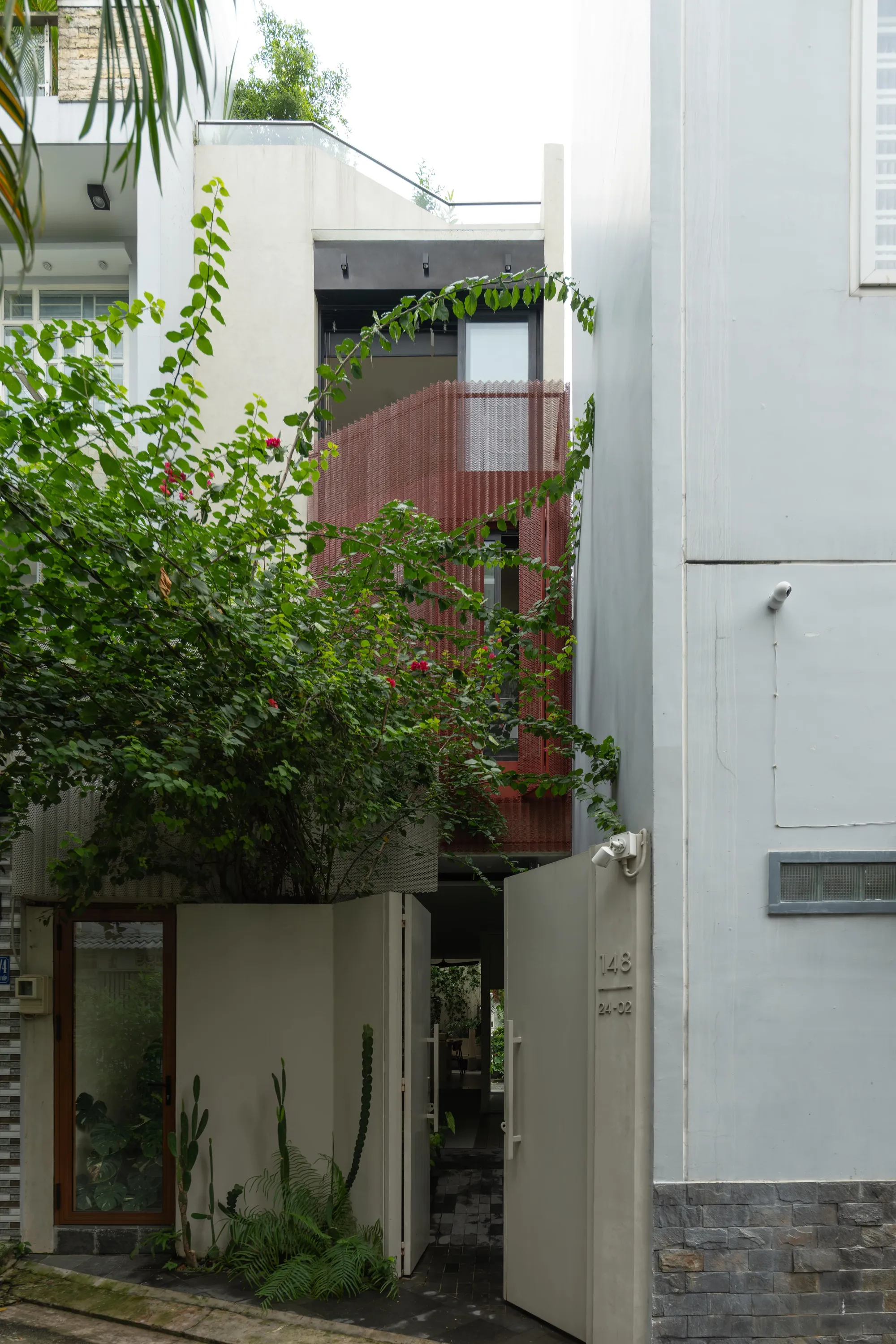 A.K Home by PAU Architects – Compact Urban Living in Ho Chi Minh City
