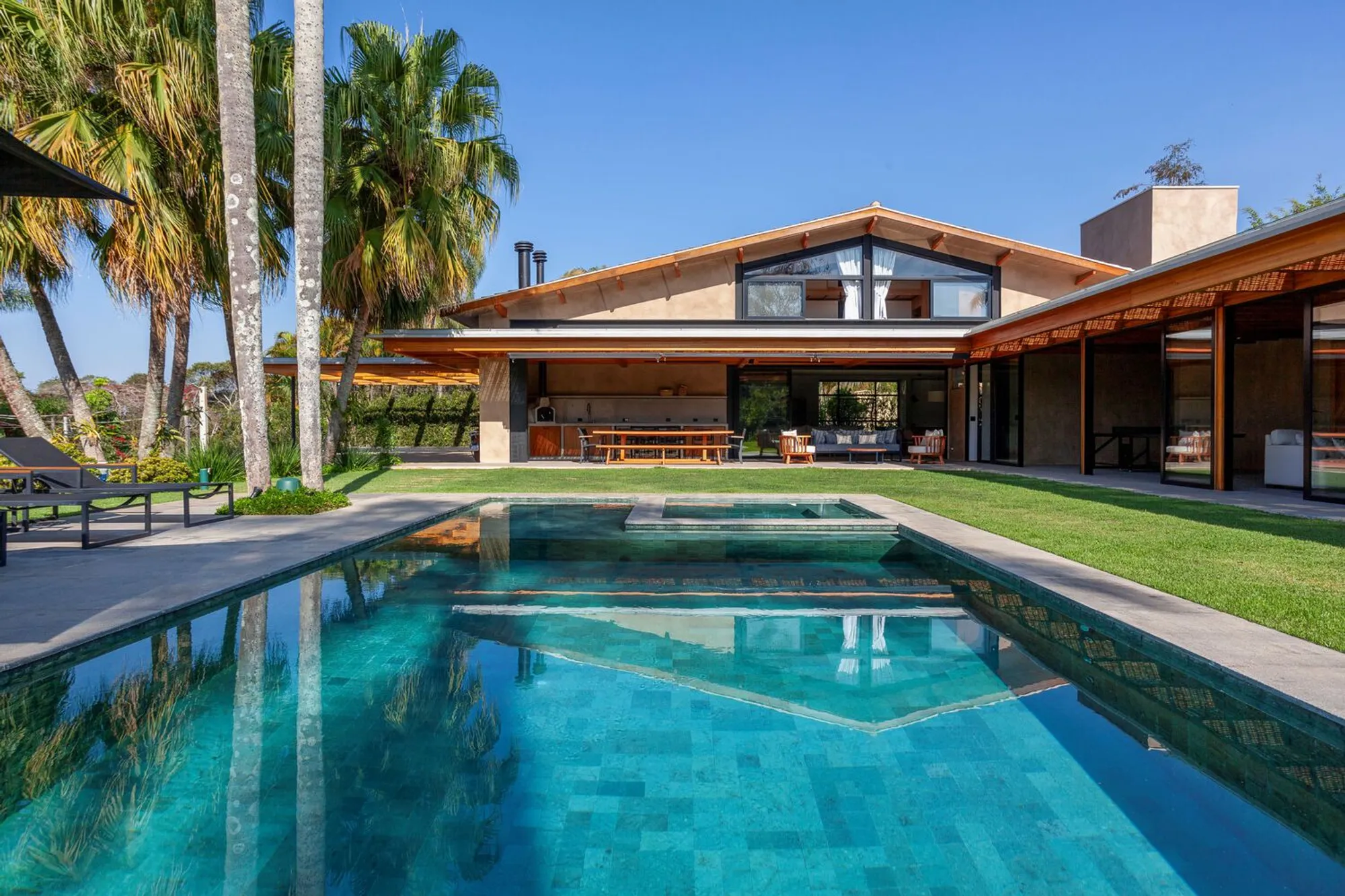 House CF: A Contemporary Timber Retreat Reimagined by Sandra Sayeg Tranchesi Arquitetura