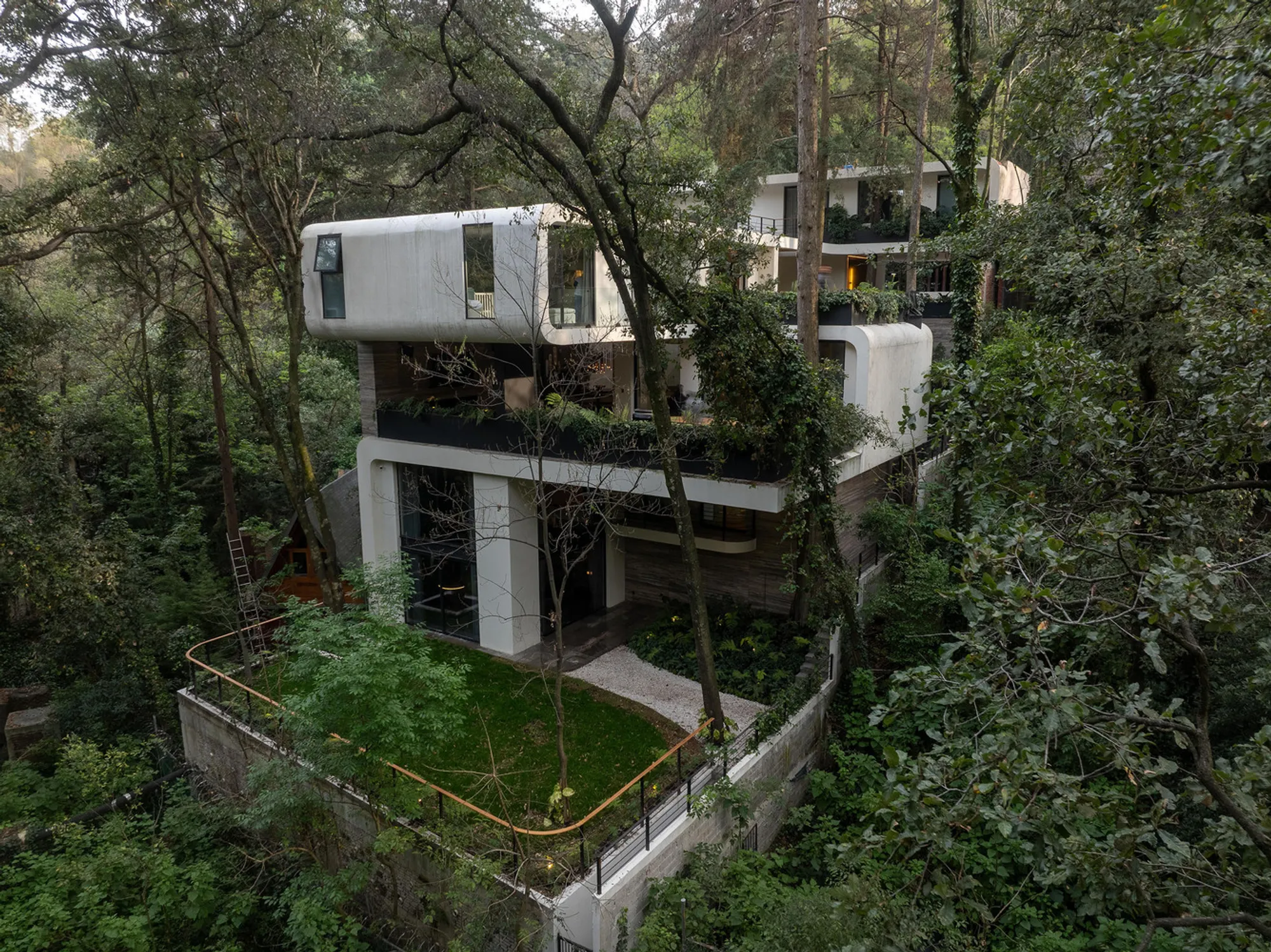 LAI House by BROISSIN – A Terraced Architectural Masterpiece Shaped by Topography