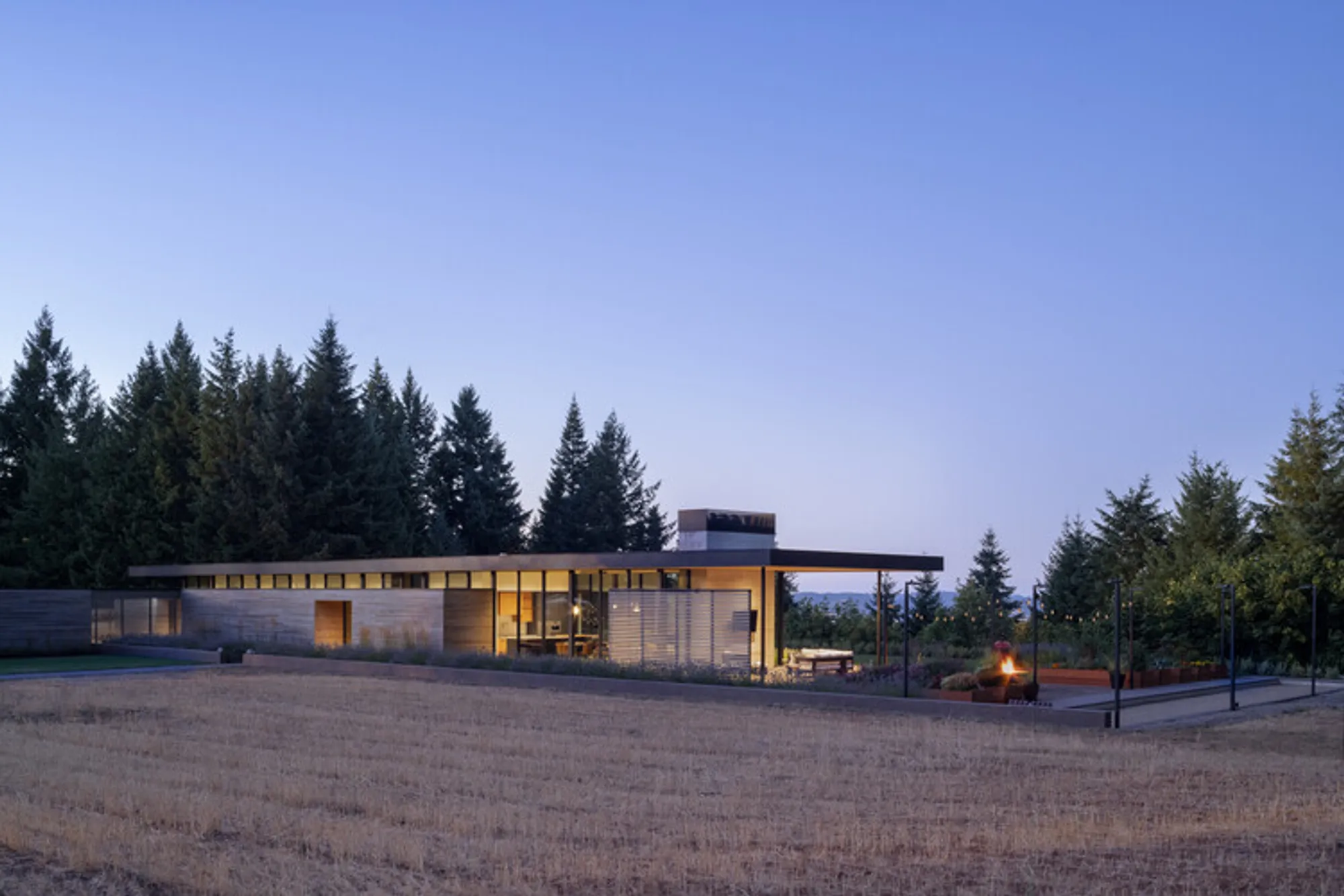 Evening Sky Residence: A Modern Vineyard Home by Scott I Edwards Architecture