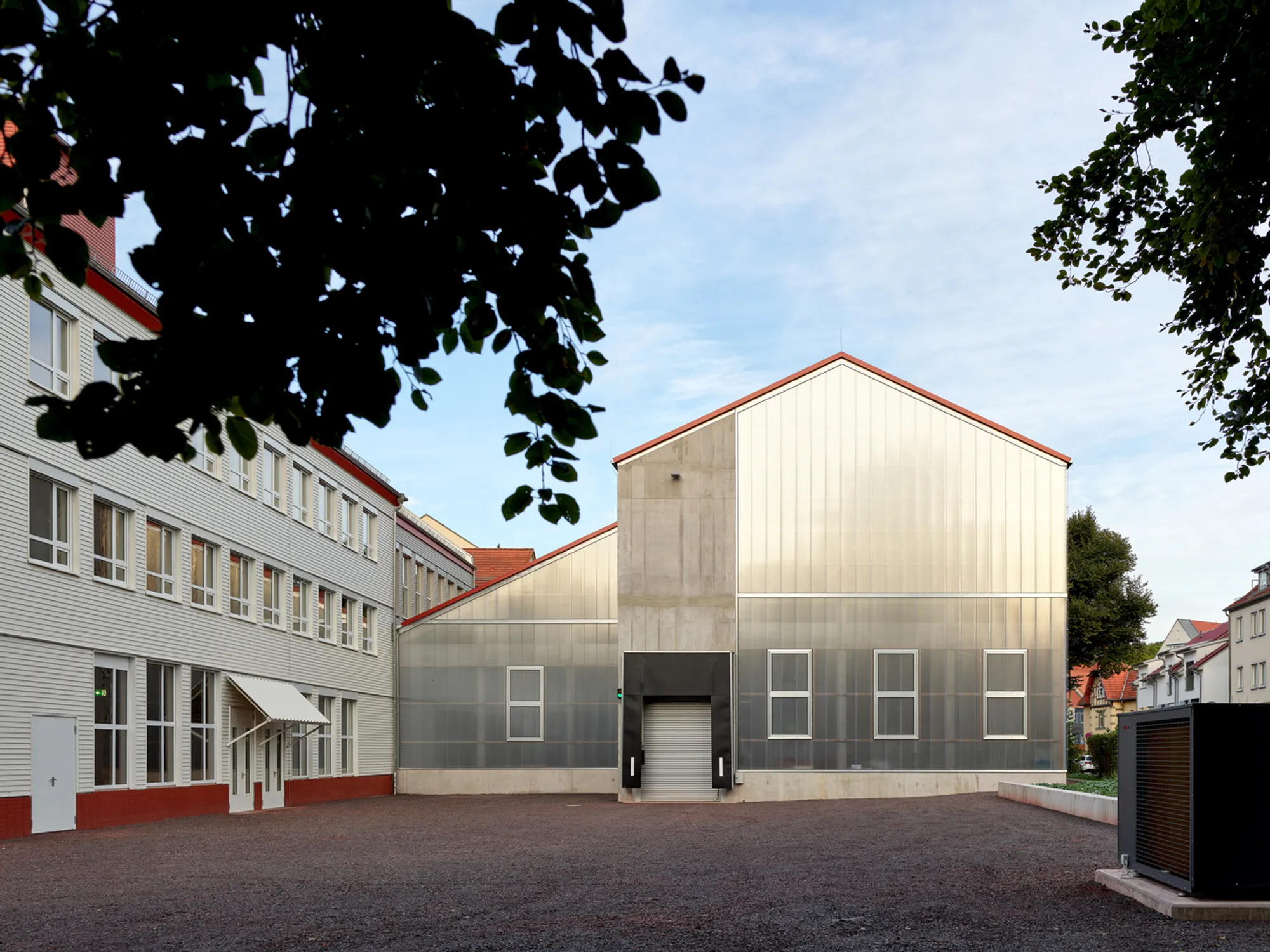Theater Workshops in Eisenach by Büro Voigt – A Transparent, Light-Filled Renovation for Cultural Production