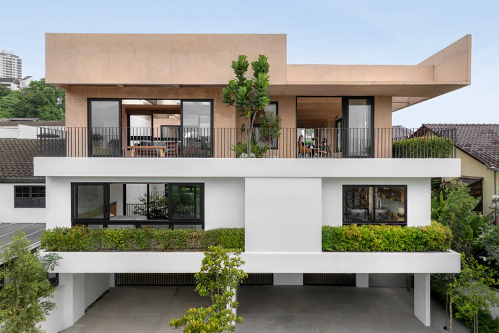 Armoua House By Fabian Tan Architect – A Contemporary Terrace Home in Kuala Lumpur