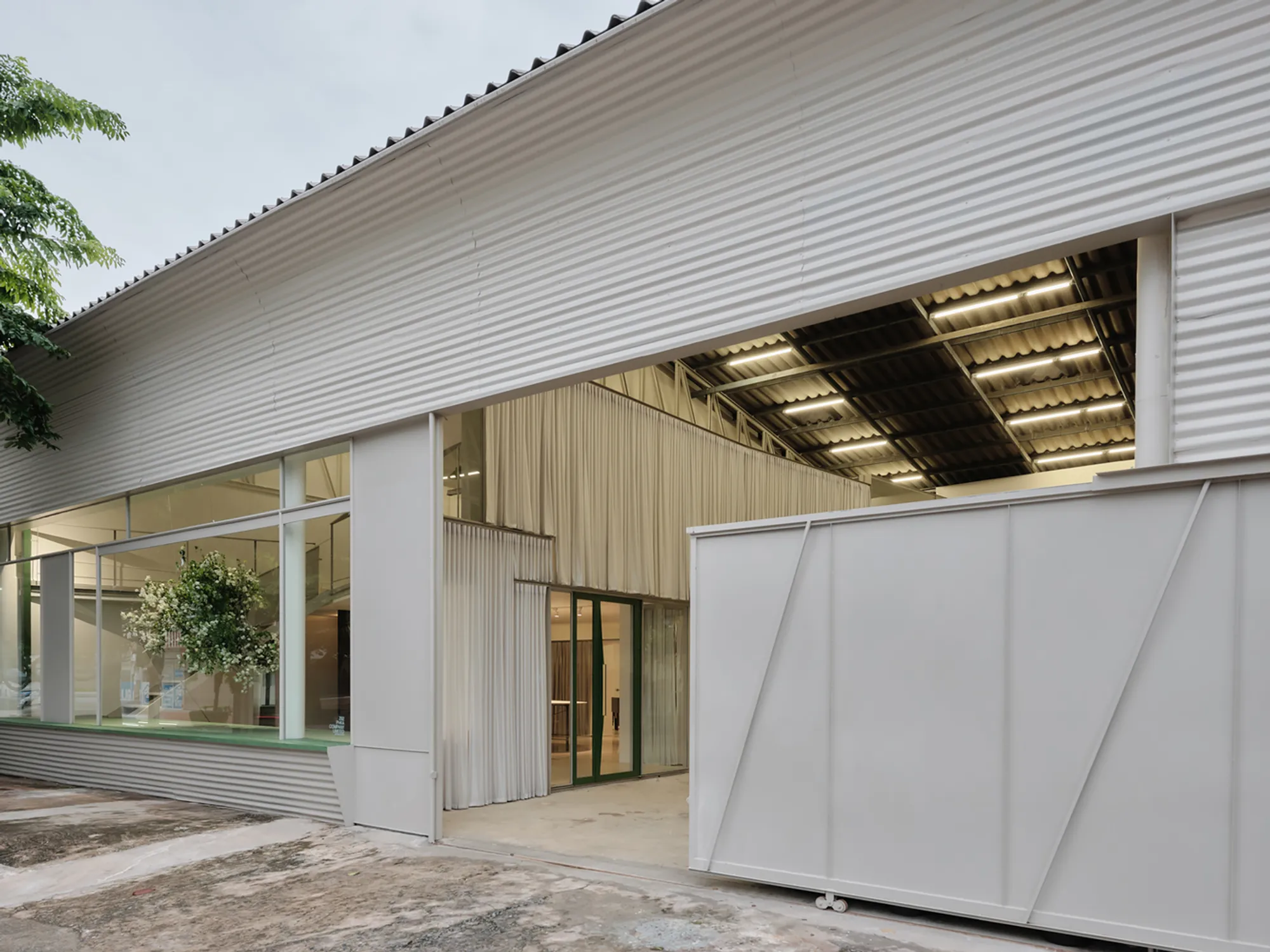PHKA Studio: Transforming an Industrial Warehouse into a Contemporary Creative Hub