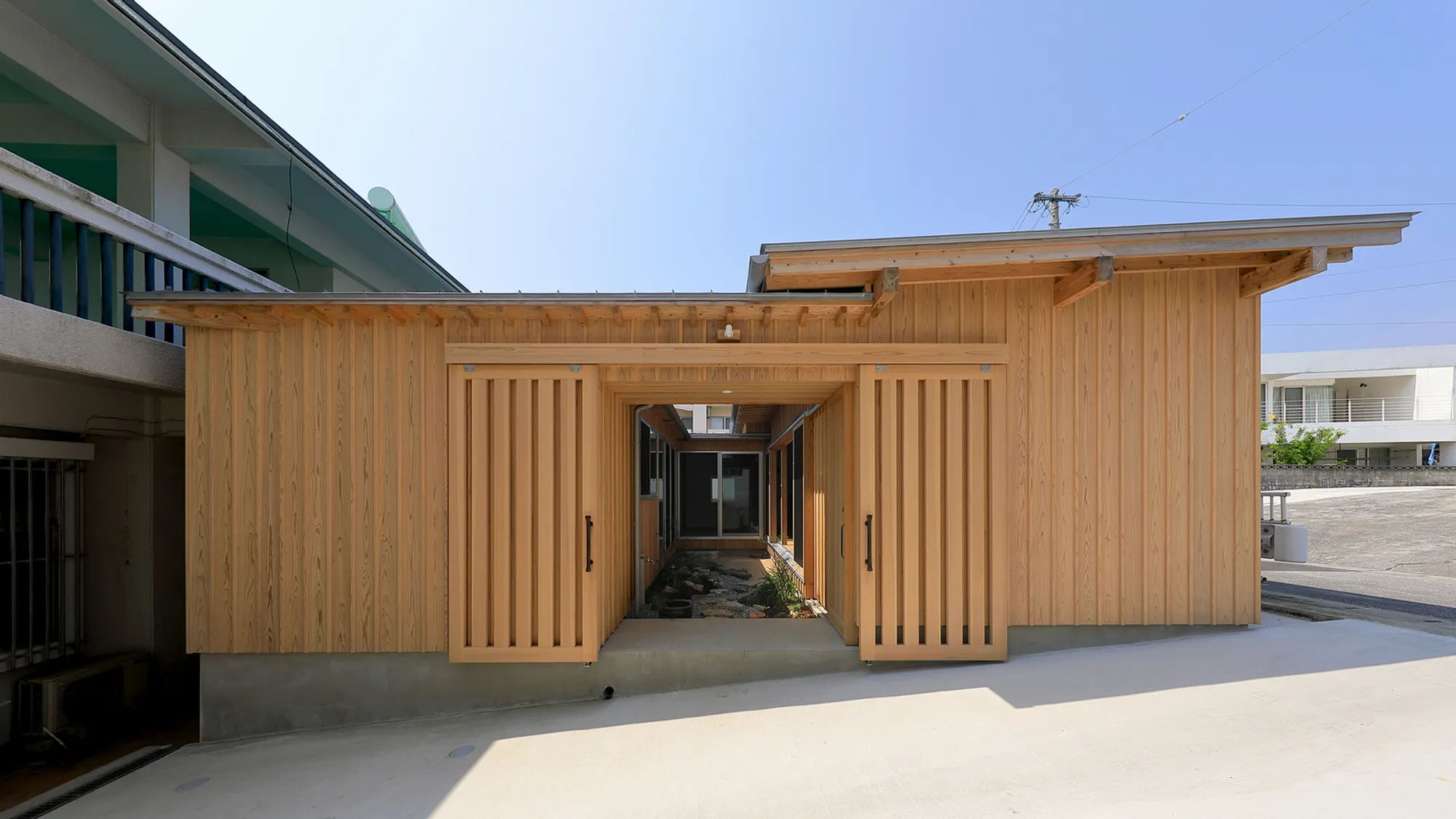House in Kina by Takeshi Ishiodori Architecture
