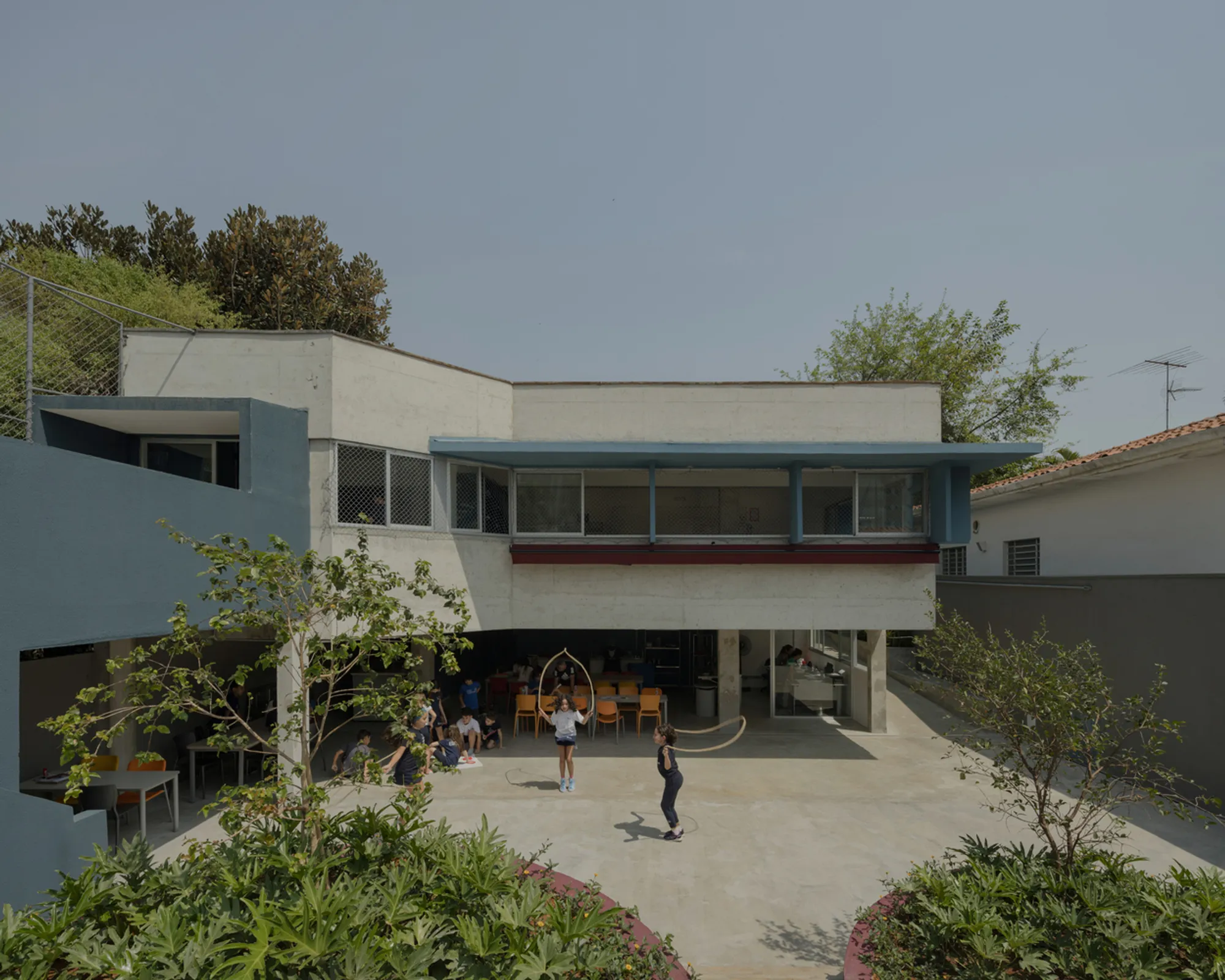 São Sabas College Architecture by Guido Otero – A Residential Conversion into a Dynamic Educational Space