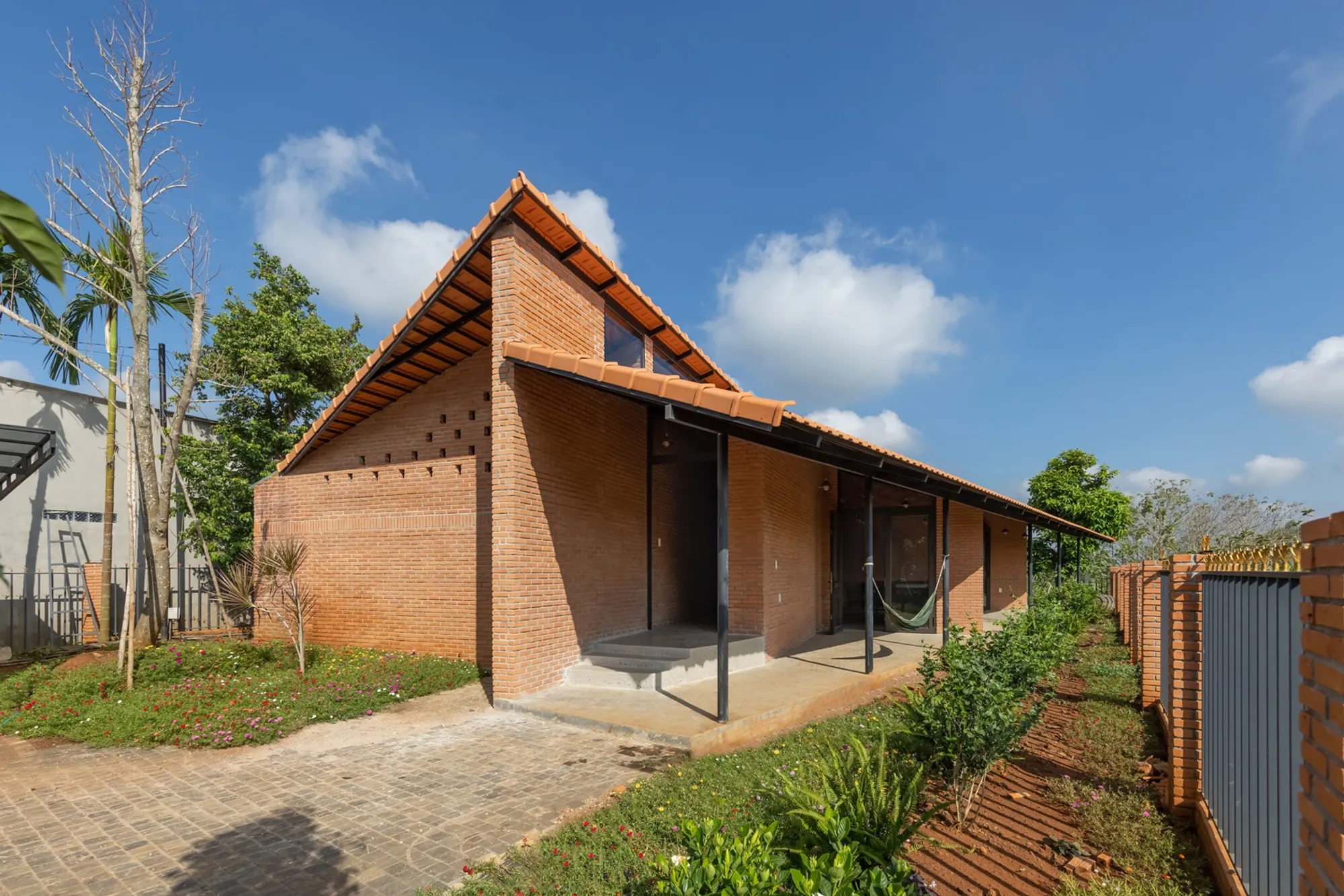 Nha Xuan Tay Residence Vietnam by G+ Architects