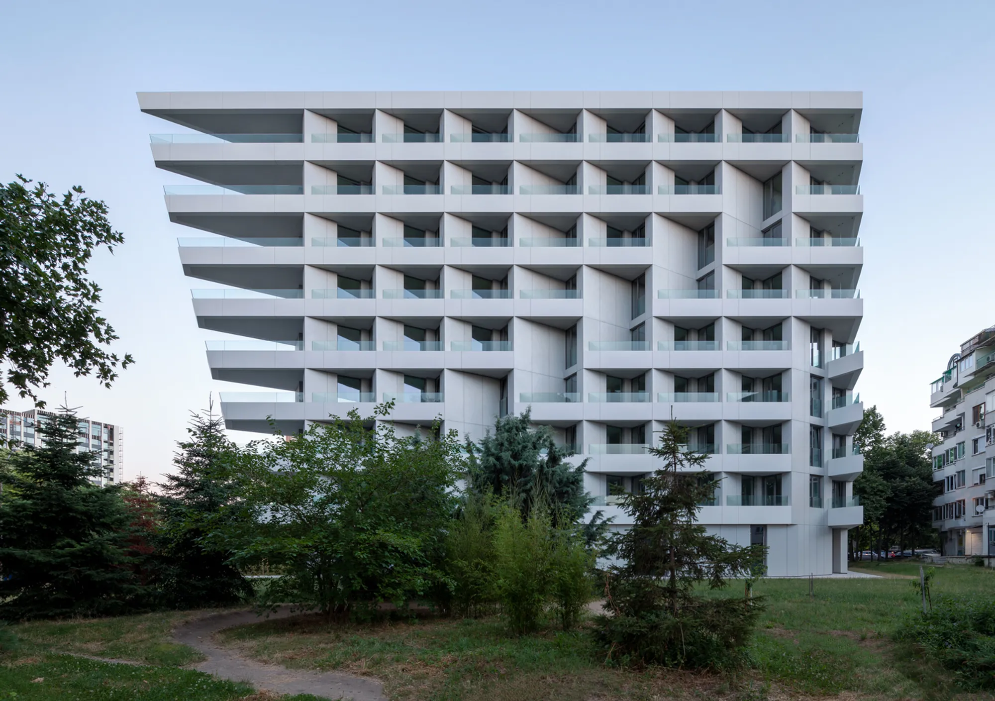 EOS Building by STARH: A Sculptural Landmark Embracing the Dawn in Varna, Bulgaria
