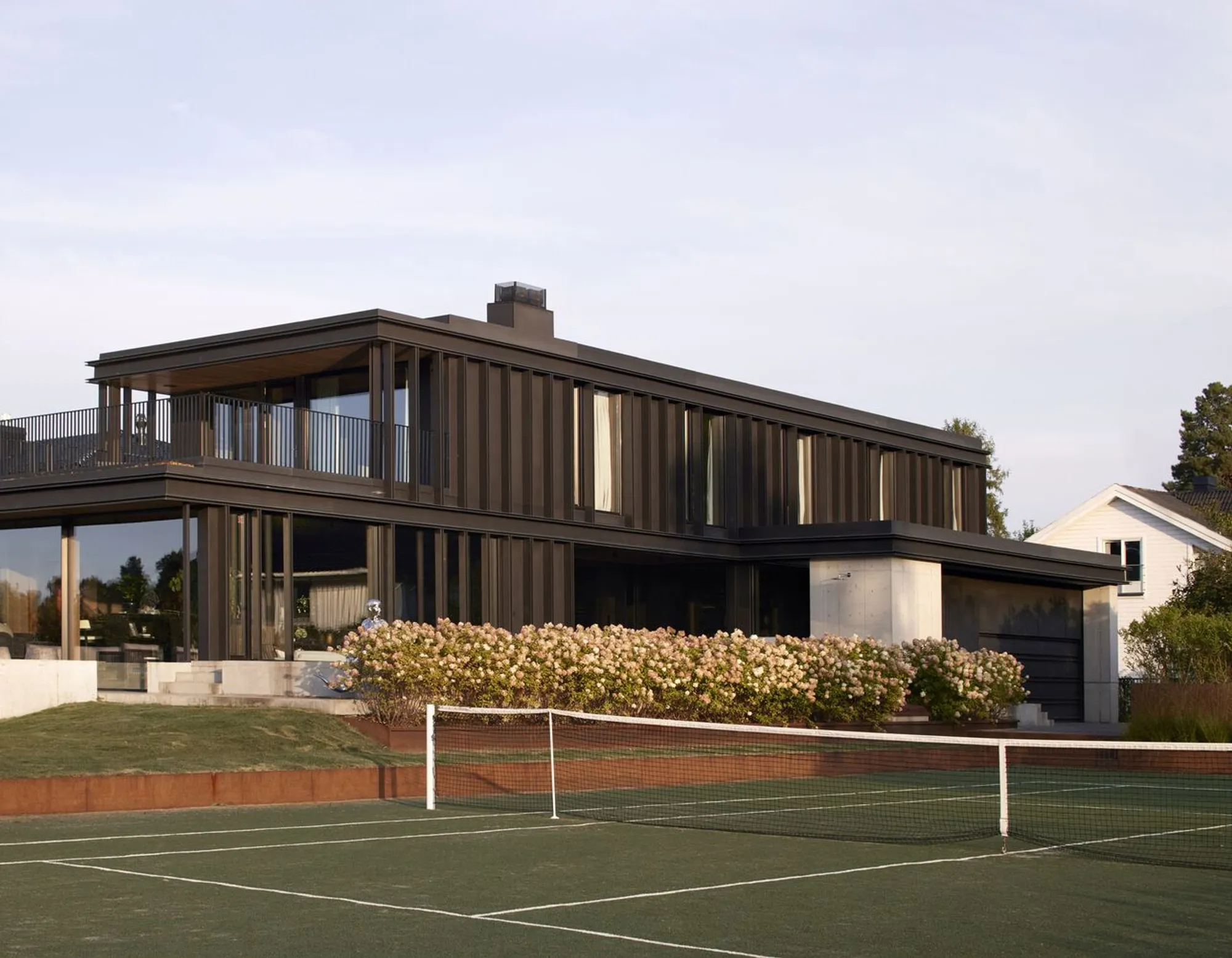 Villa Bruksveien: A Refined Example of Modern Coastal Villa Architecture in Norway