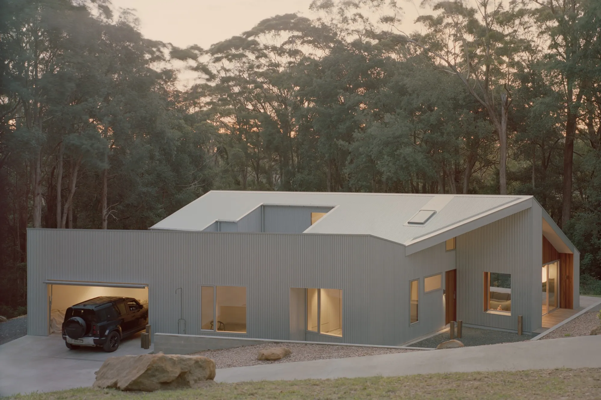 Ironbark House by Klaus Carson Studio: A Bushfire-Resistant Coastal Home Design Rooted in Landscape and Resilience