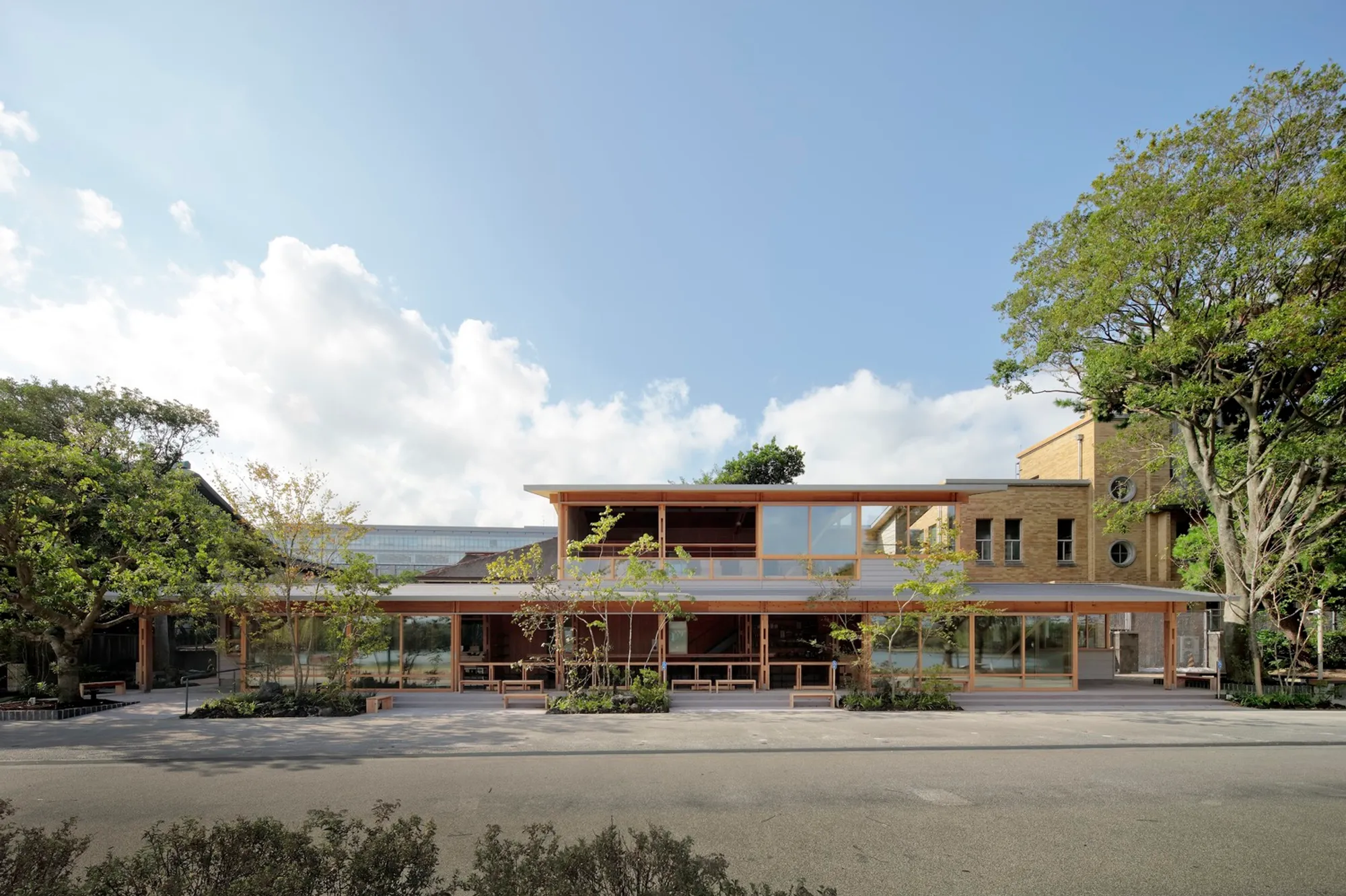 Ohori Terrace Teahouse and Garden by Rhythmdesign: A Harmonious Fusion of Woodcraft and Nature in Fukuoka