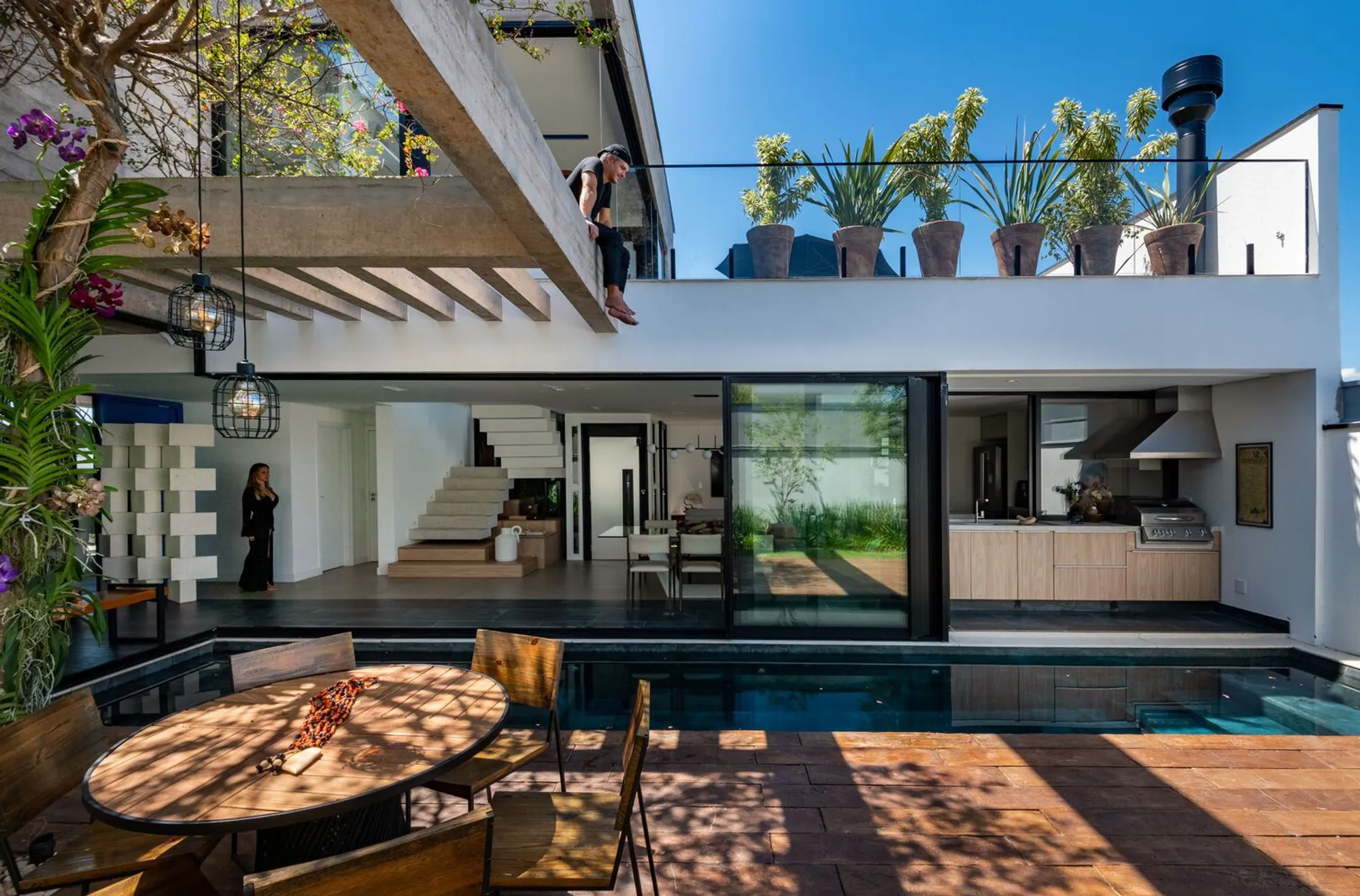 House RZR by GRBX Arquitetos: A Sculptural Country Retreat in Indaiatuba, Brazil