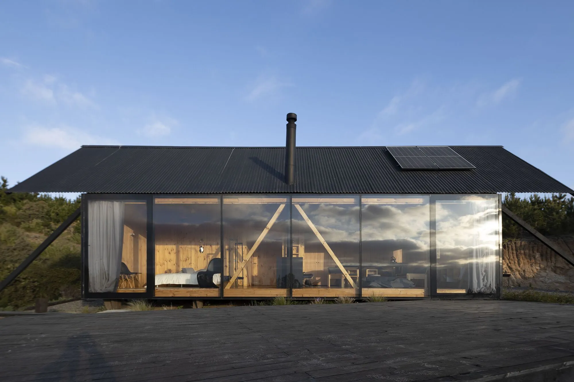 A Minimalist Coastal Retreat Blending with Nature in La Vega de Pupuya, Chile