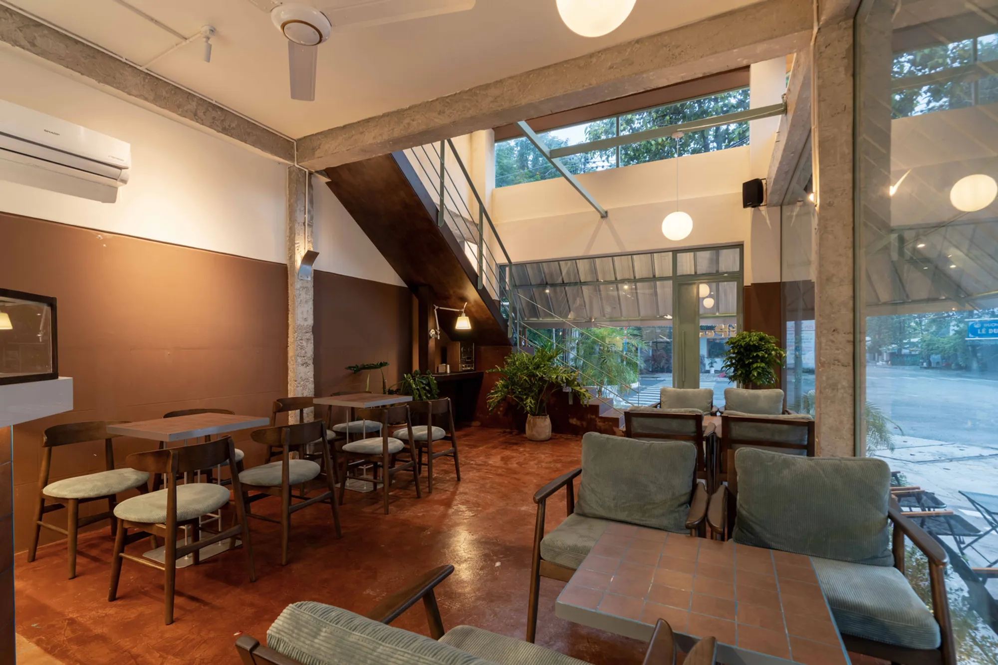 HỚP Cafe by HÔM ARCHITECTS: A Café Renovation that Reimagines Urban Emotion in Tây Ninh, Vietnam