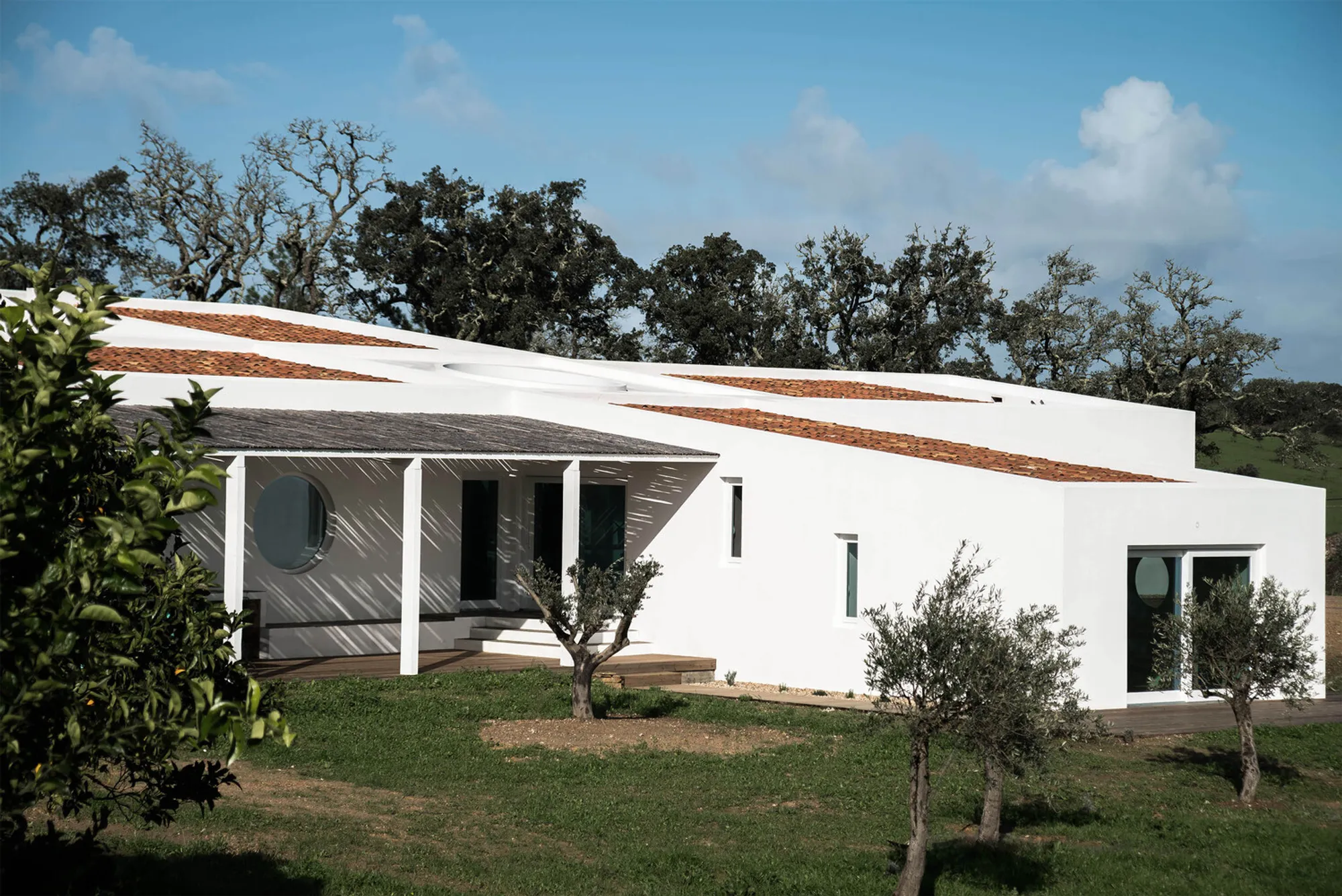 X House Alentejo by NTYPE: A Contemporary Interpretation of Traditional Rammed Earth Architecture in Portugal