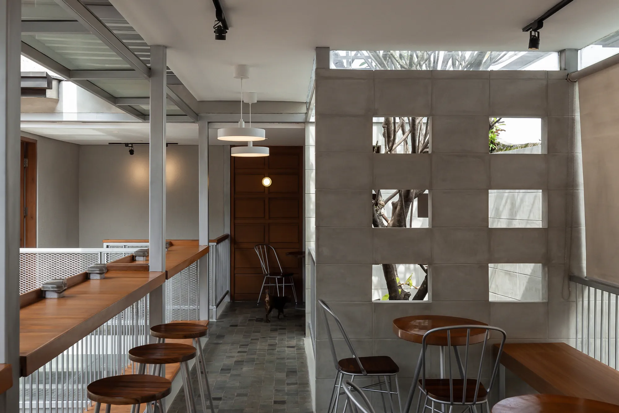Modern Café Renovation: Hibrew Coffee and Cuisine by Simpul Studio in Sukajadi