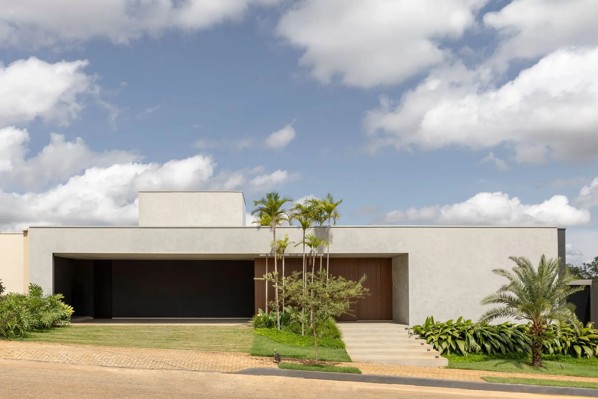 Concept House by Joao de Barro Arquitetura: A Modern U-Shaped House Design Rooted in Nature