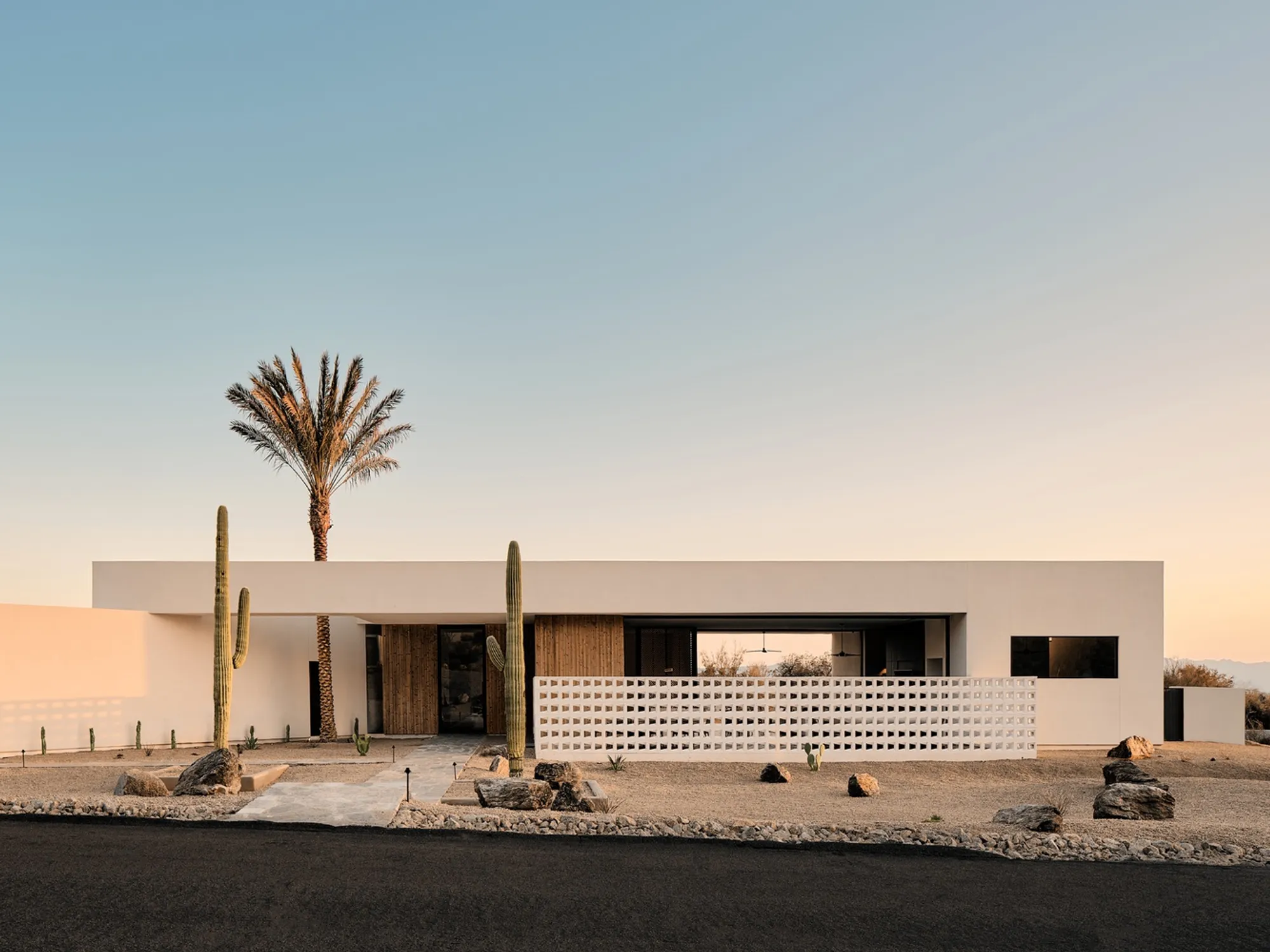 White Dates House by The Ranch Mine — A Contemporary Tribute to Phoenix’s Midcentury Modern Legacy