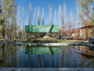 Container Experience Home by Estudio Nómade: A Floating Retreat in Mar Azul, Argentina