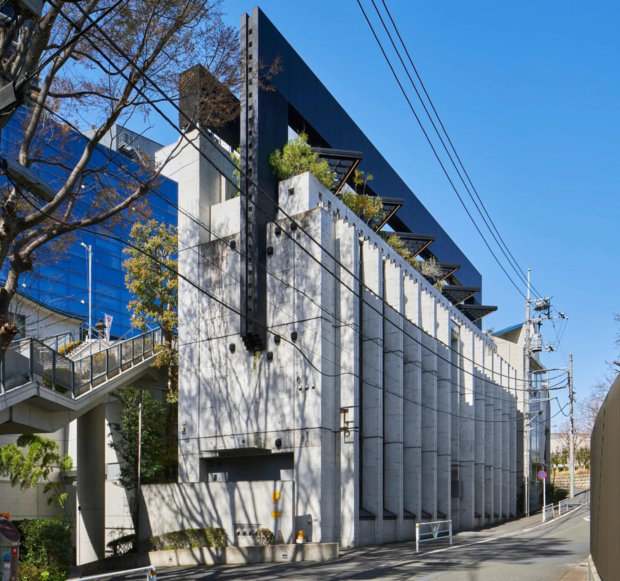 Kuwasawa Design School by moss. – A Contemporary Renovation for Japan’s First Design School