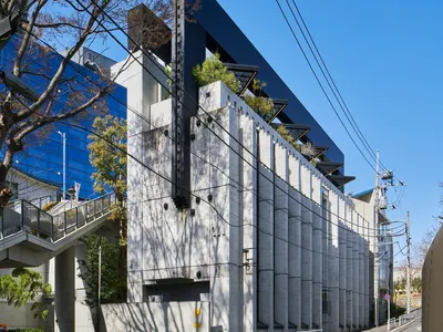 Kuwasawa Design School by moss. – A Contemporary Renovation for Japan’s First Design School