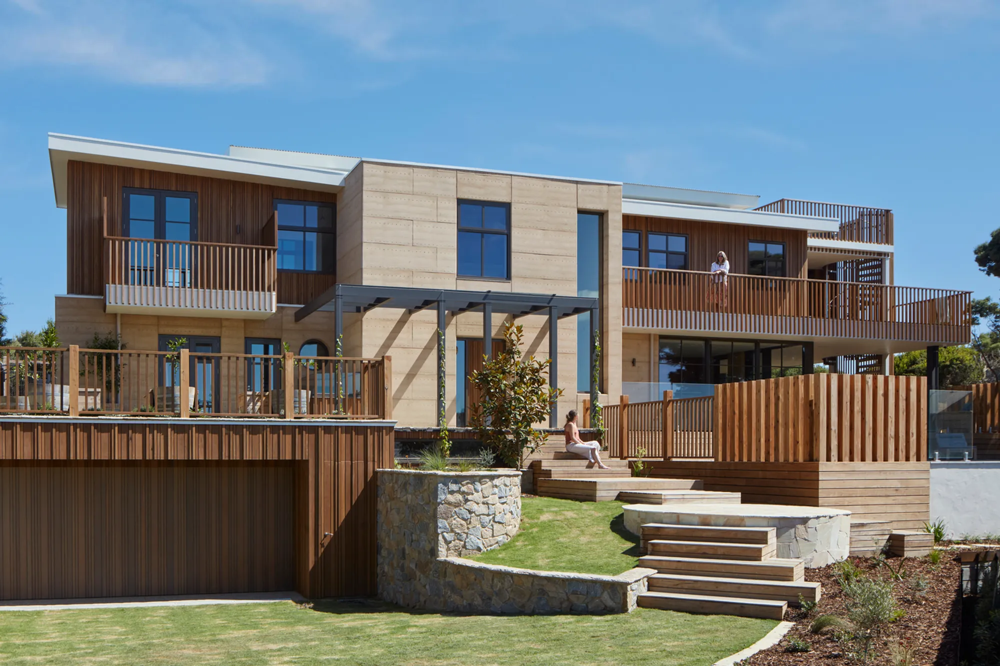 Moonah Tree House by Kirby Architects — A Coastal Retreat Rooted in Nature and Craftsmanship