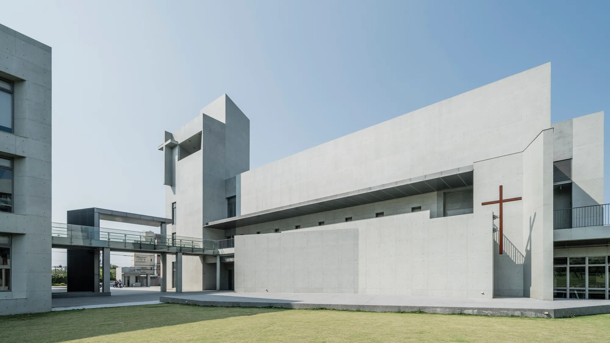 CES Chapel by JJP Architects & Planners