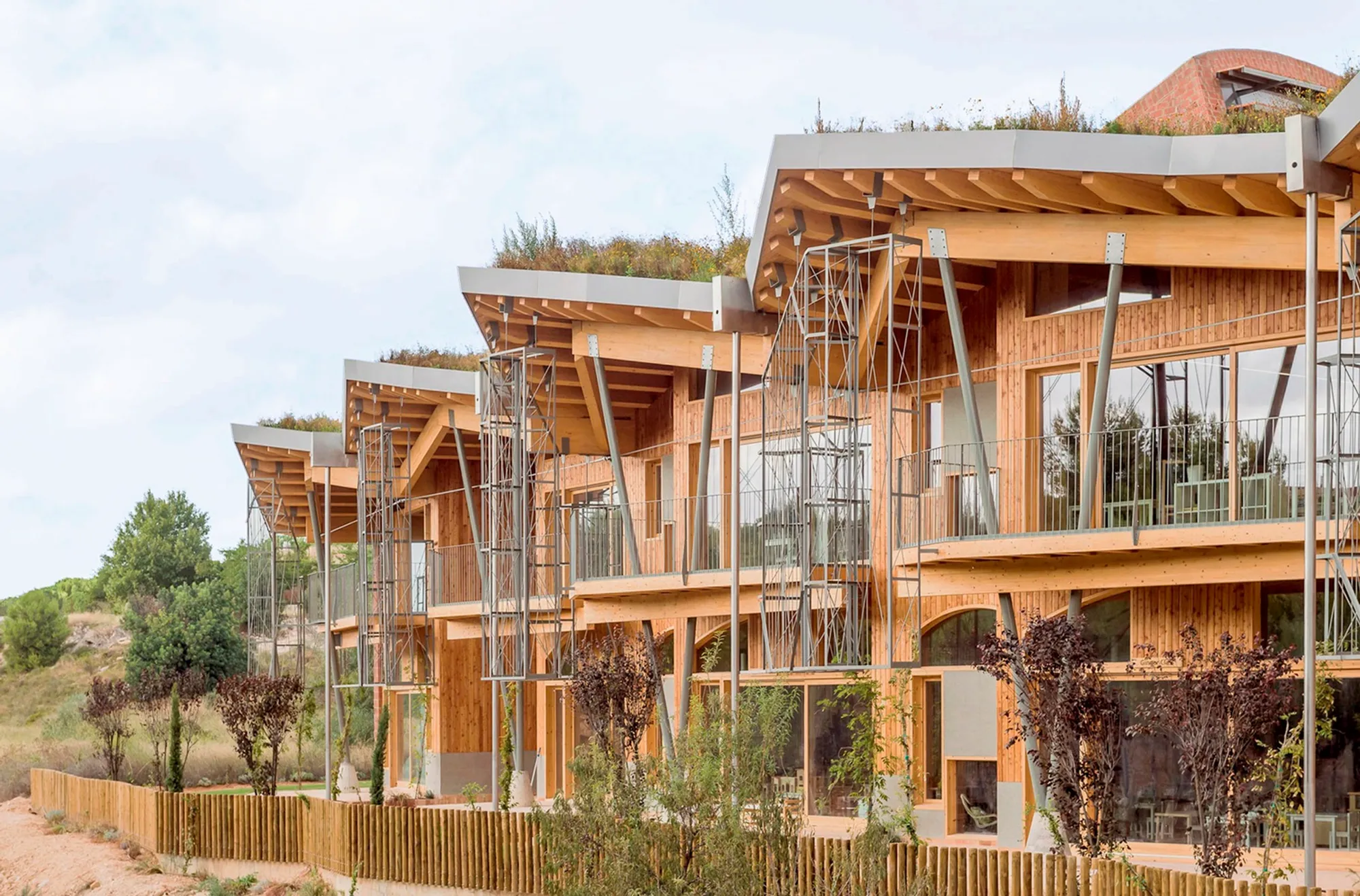 Imagine Montessori School by Gradolí & Sanz: A Nature-Integrated Educational Architecture in Paterna, Spain