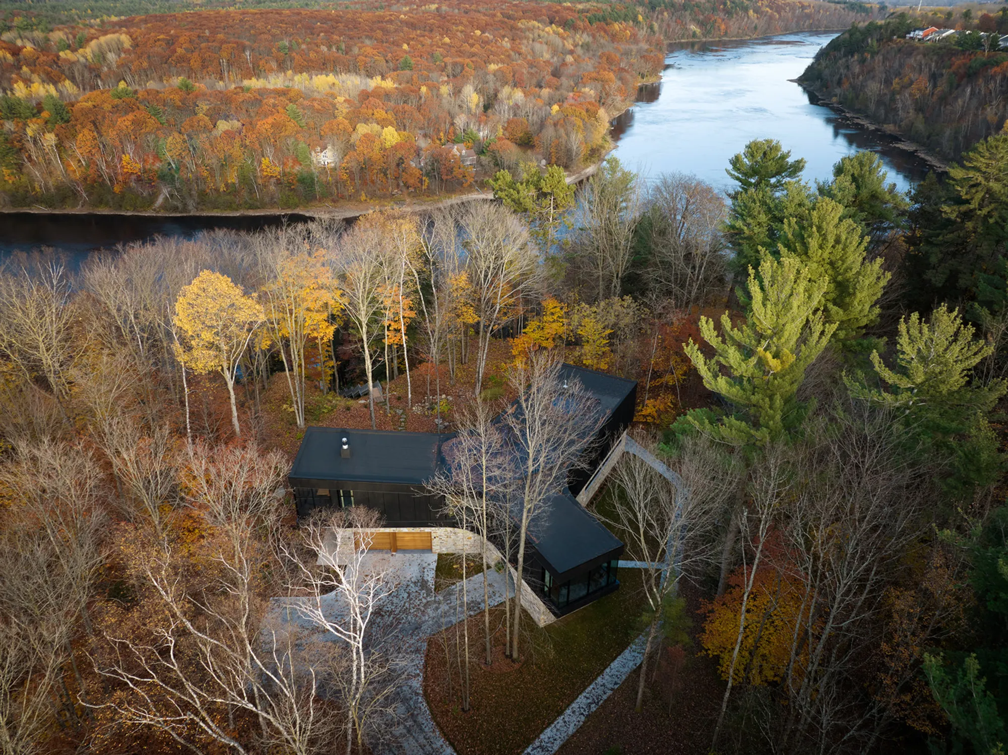 Des Forges Residence by Bourgeois & Lechasseur Architectes