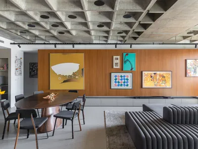 Galeria Apartament by CoDA Arquitetura: Integrated Design for Art, Comfort, and Social Living