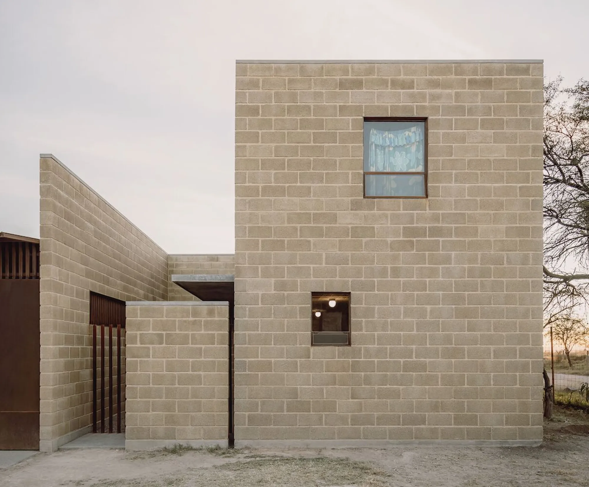 Watchman House by COA Arquitectura: Efficient, Dignified Family Living in Aguascalientes