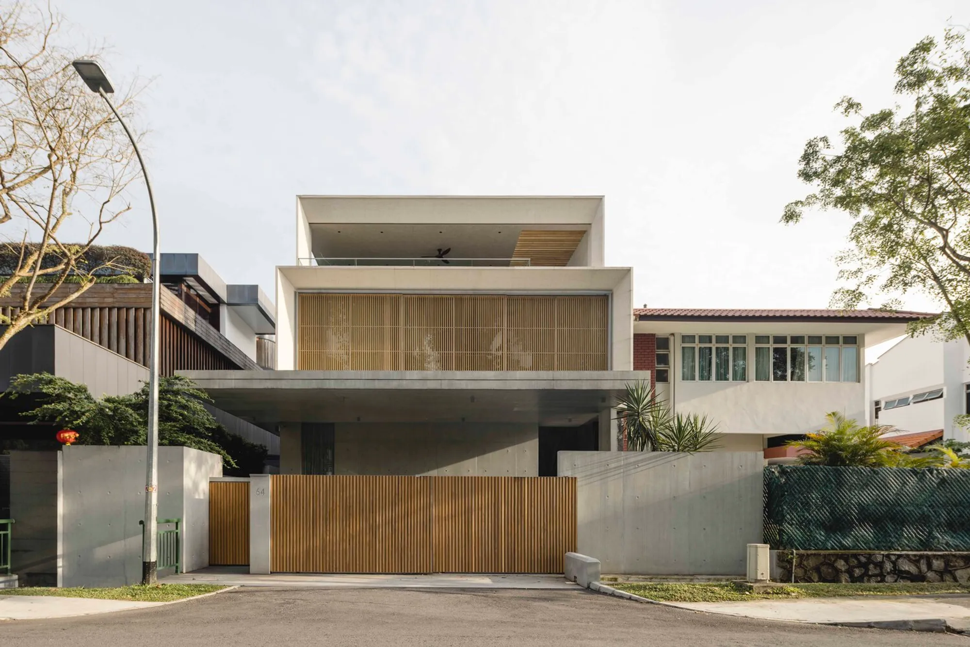 Frame House by Ming Architects – Contemporary Family Home in Singapore