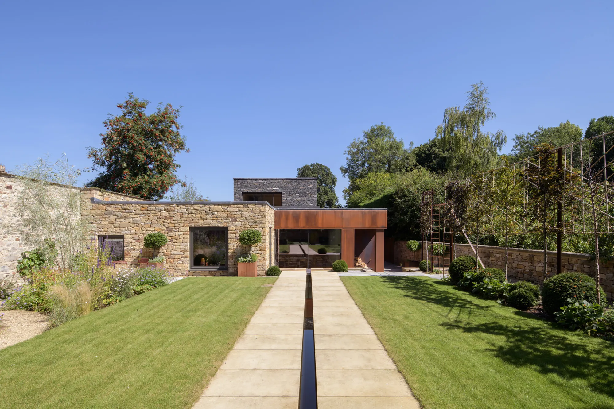 Hushh House by Elliott Architects: A Contemporary Home Rooted in Historic Context