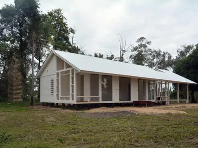 Prefabricated House Yvyra by ENNE Arquitectura: Sustainable, Modular, and Contextual Design in Posadas, Argentina