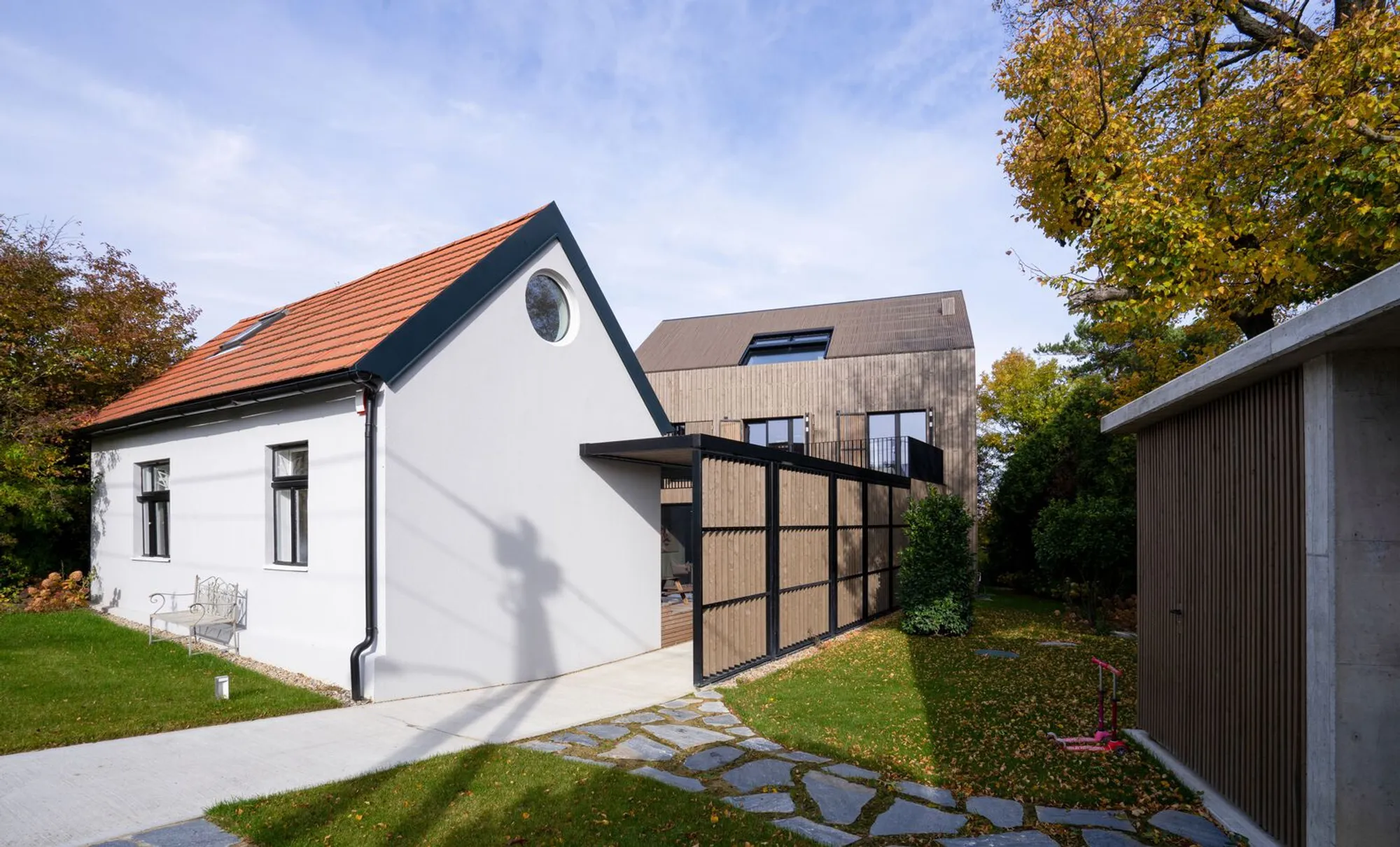 Two Houses and a Courtyard – Mostlikely Architecture