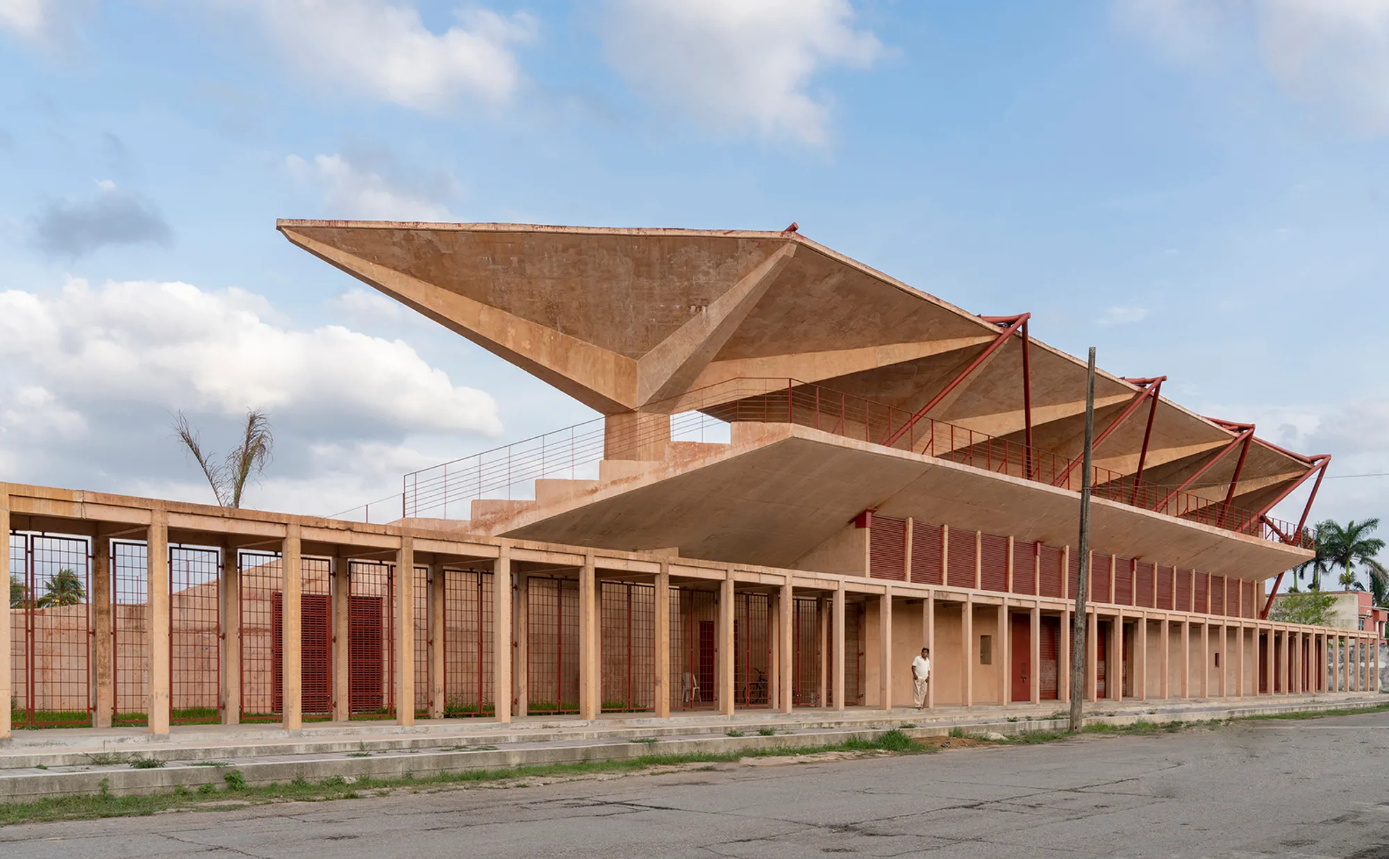 Manuel Vargas Izquierdo Stadium and High-Performance Sports Center: Architectural Excellence in Jalpa de Méndez