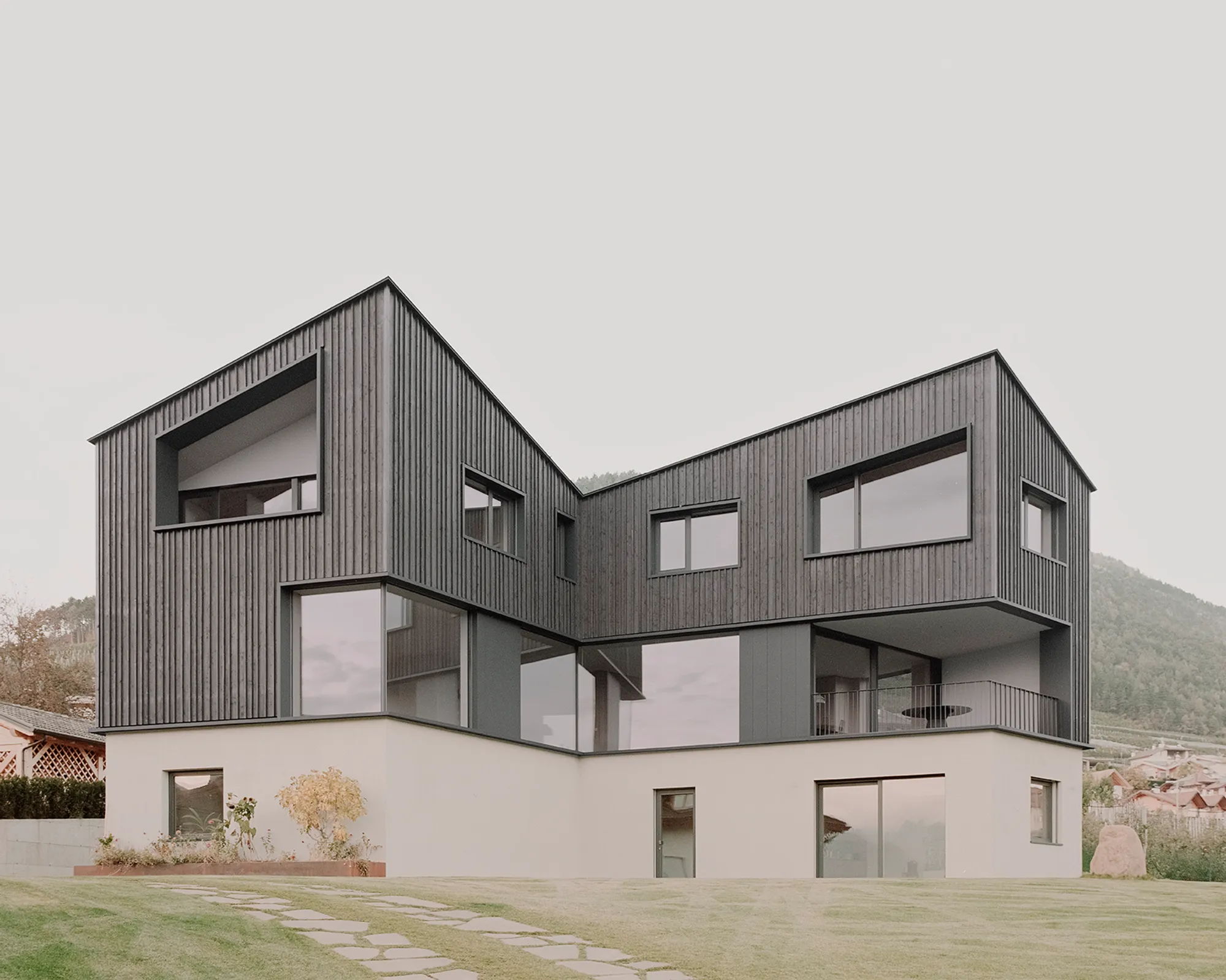 Hometown House By MoDusArchitects
