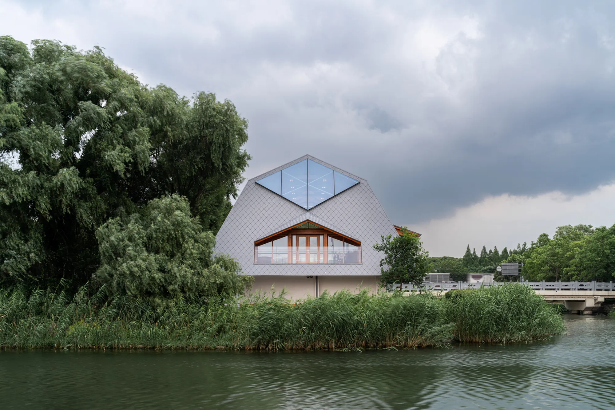 Transforming Urban Green Spaces: Service Stations of Changning Outer-Ring Ecological Park Belt by Atelier Z+ and YeArch 