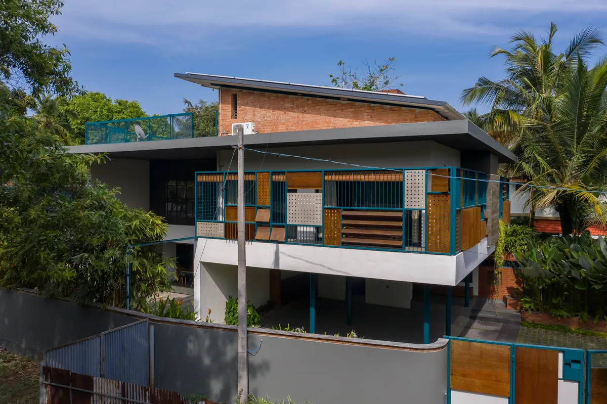 Dr. Mukundan House by RGB Architecture Studio: Flood-Resilient Urban Residence in Kollam, India