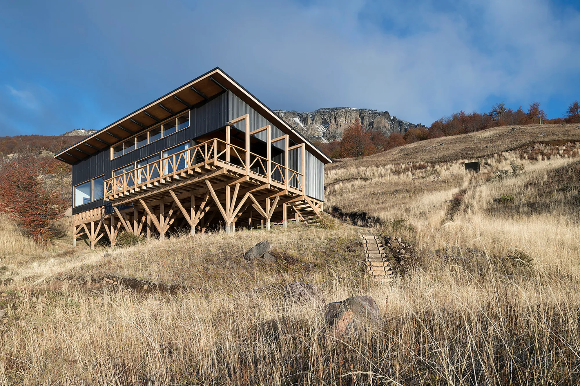 Monreal House in Patagonia: A Sustainable Timber Retreat by SAA Arquitectura + Territorio